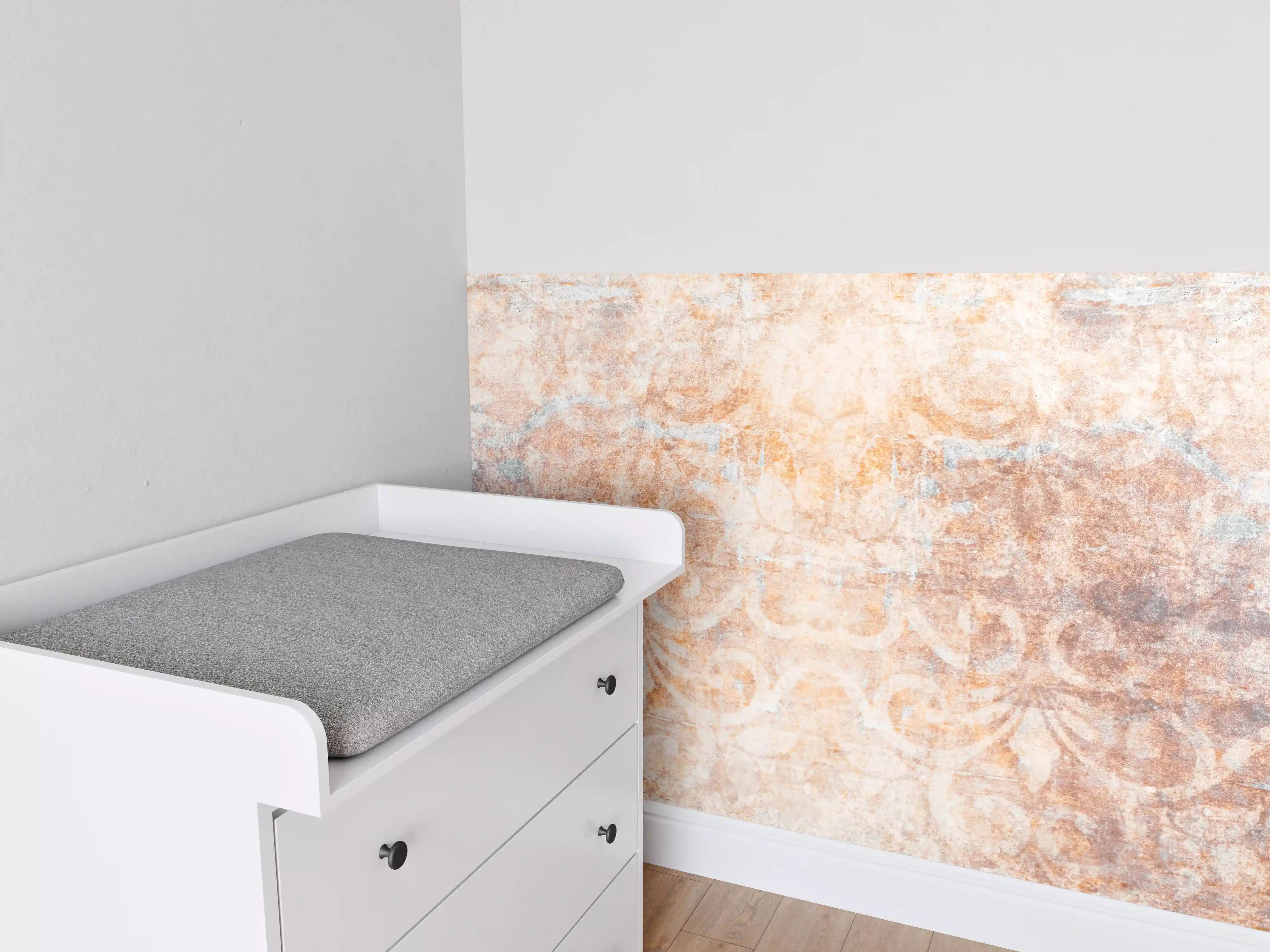 Babyzimmer Wandgestaltung - Alte braun-orange-weiß Fliesenpatchwork