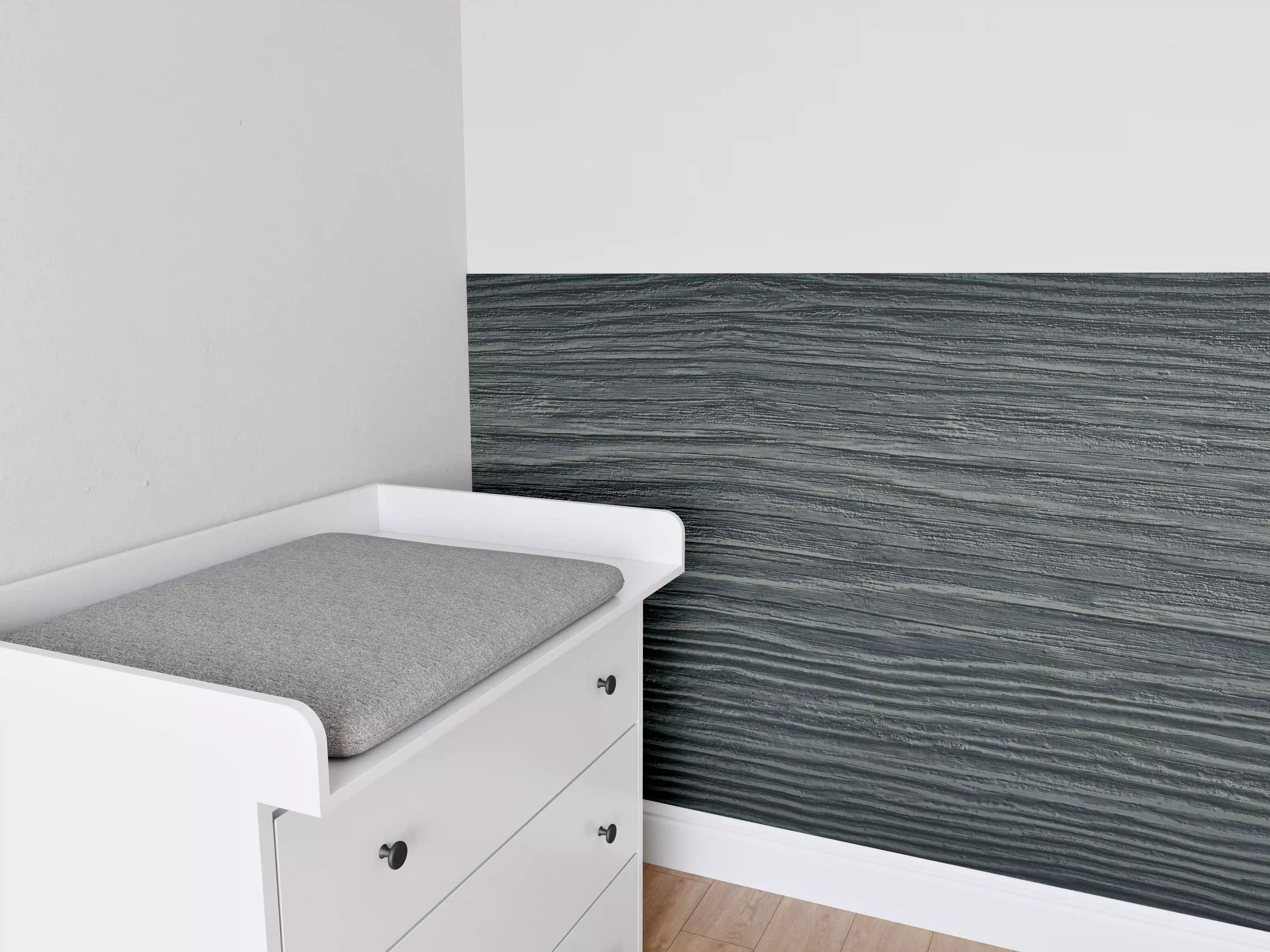 Babyzimmer Wandgestaltung - Alte geknackte schwarz lackiert Massivholz