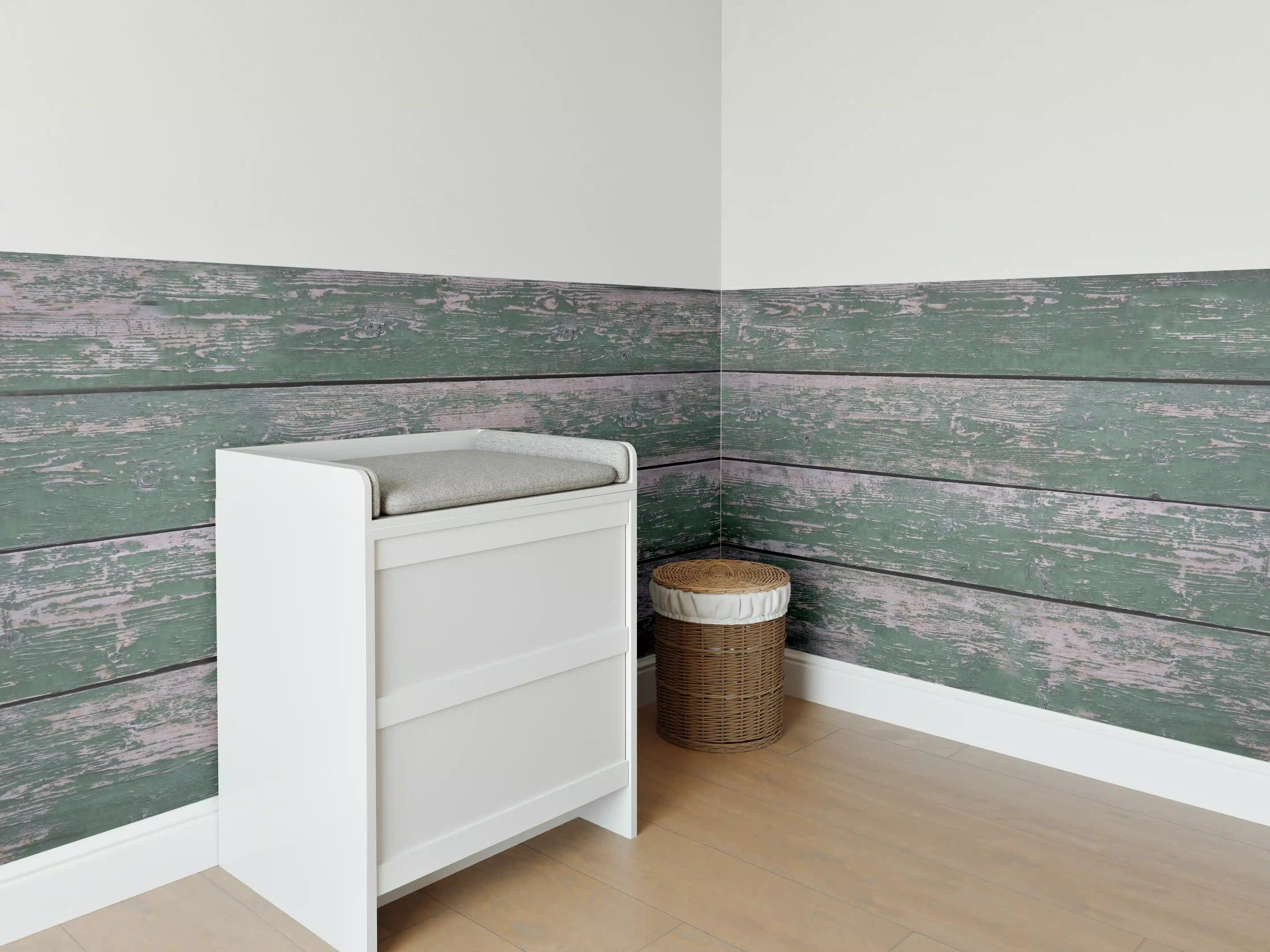 Babyzimmer Wandgestaltung - Alte grünliche Holztextur