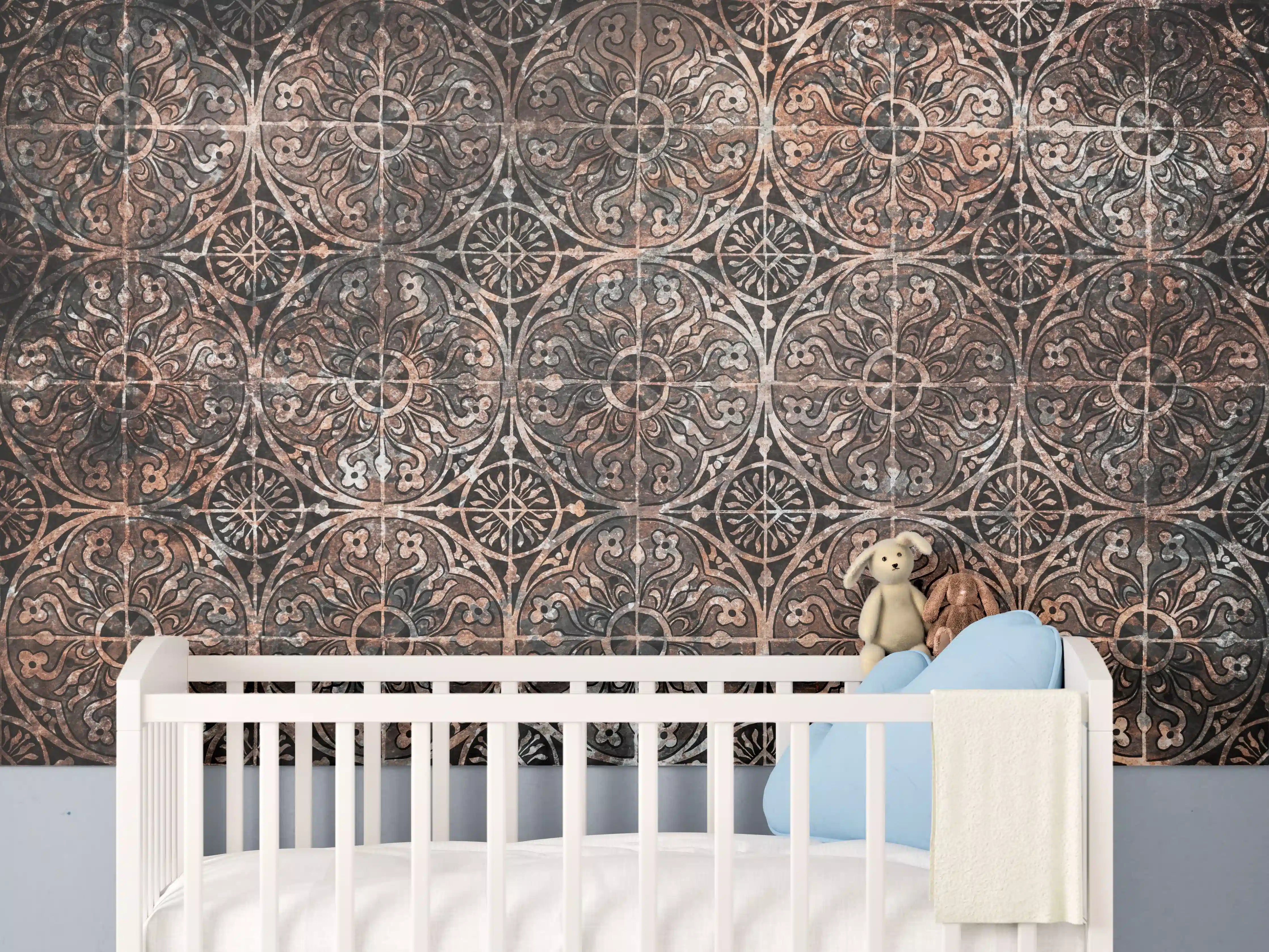Babyzimmer Wandgestaltung - Antike Fliesenmuster in Erdtönen