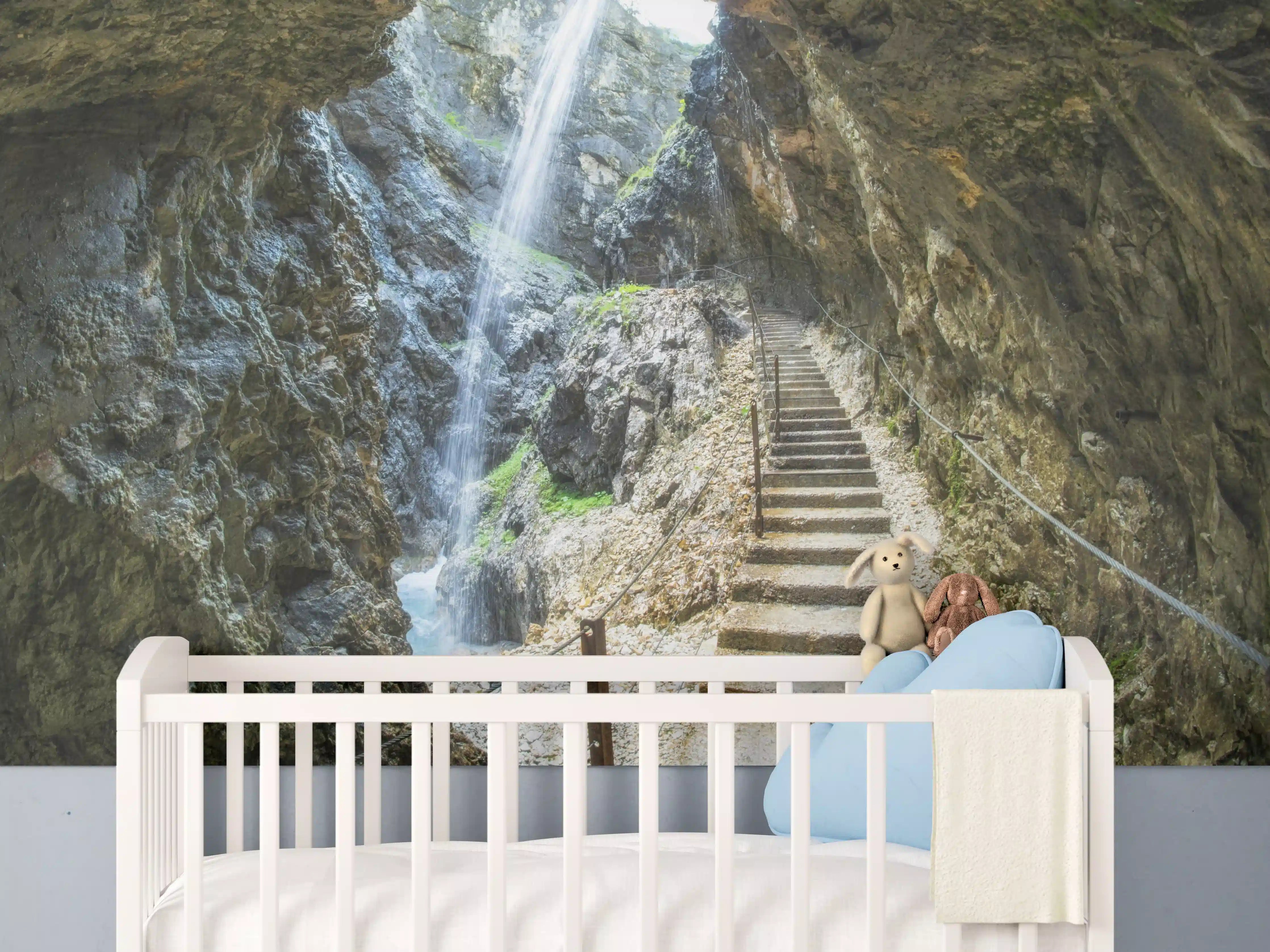 Babyzimmer Wandgestaltung - Antike Steintreppen mit Wasserfall