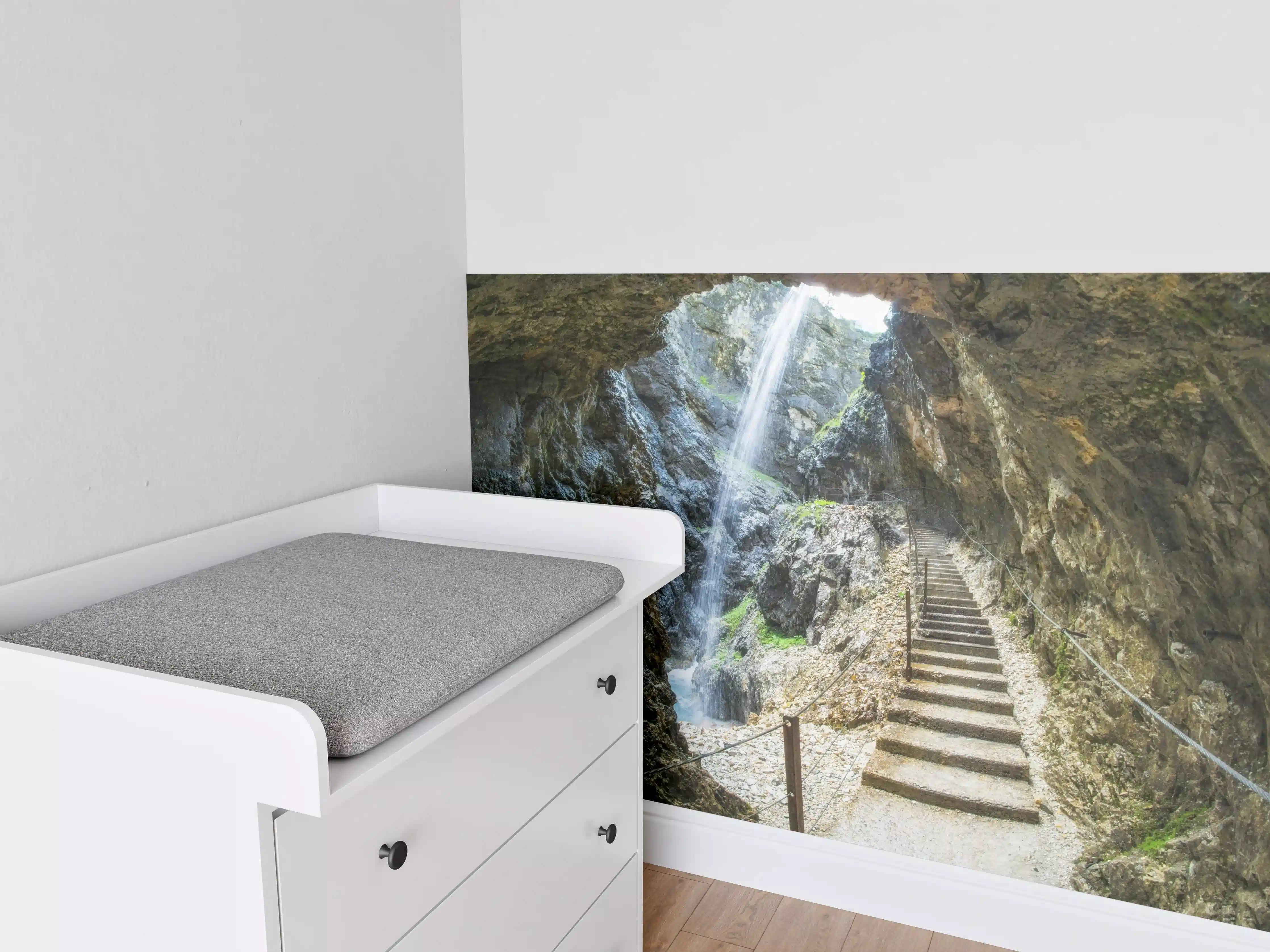 Babyzimmer Wandgestaltung - Antike Steintreppen mit Wasserfall