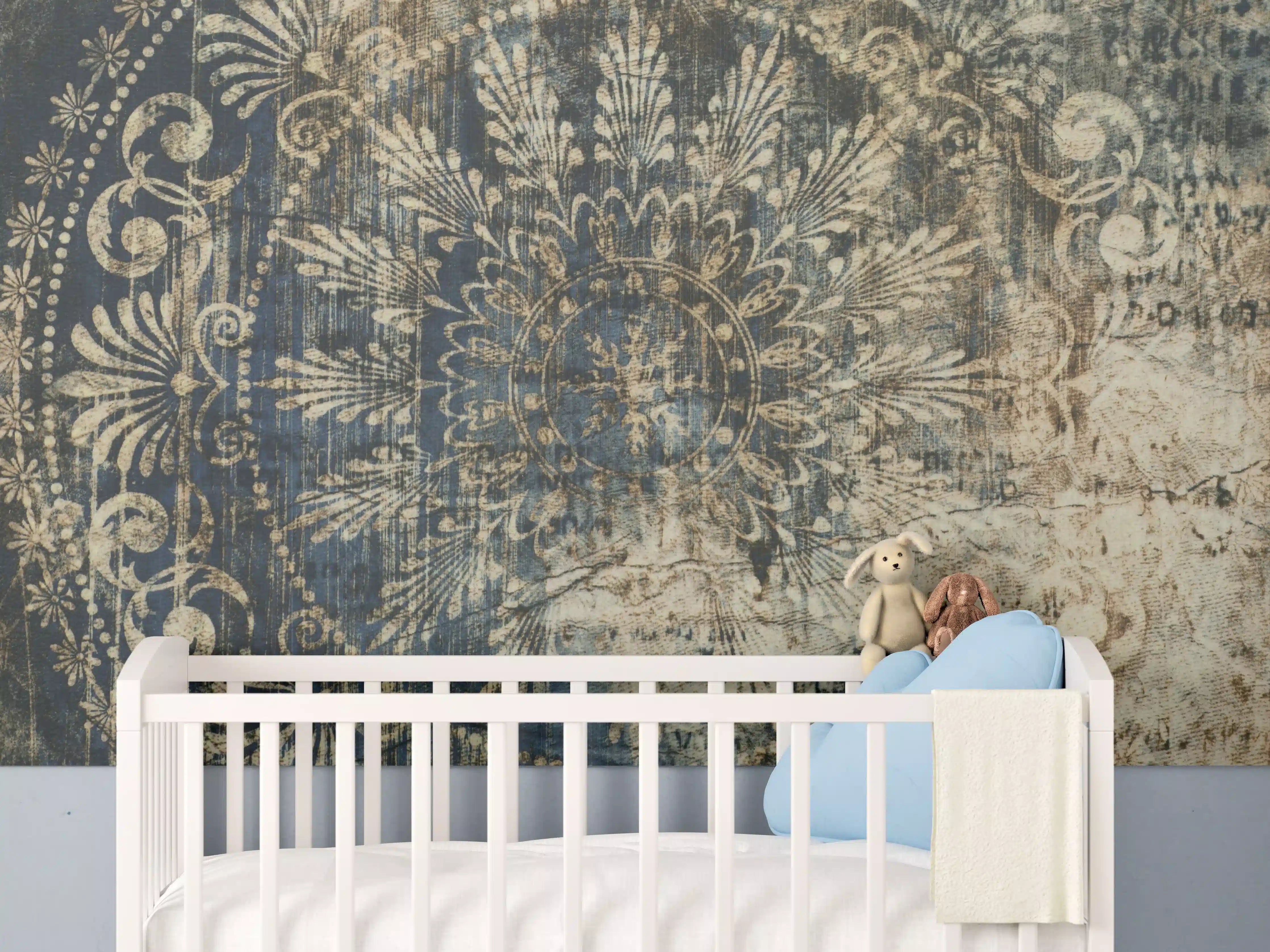 Babyzimmer Wandgestaltung - Antikes Ornamentmuster in Blau und Beige
