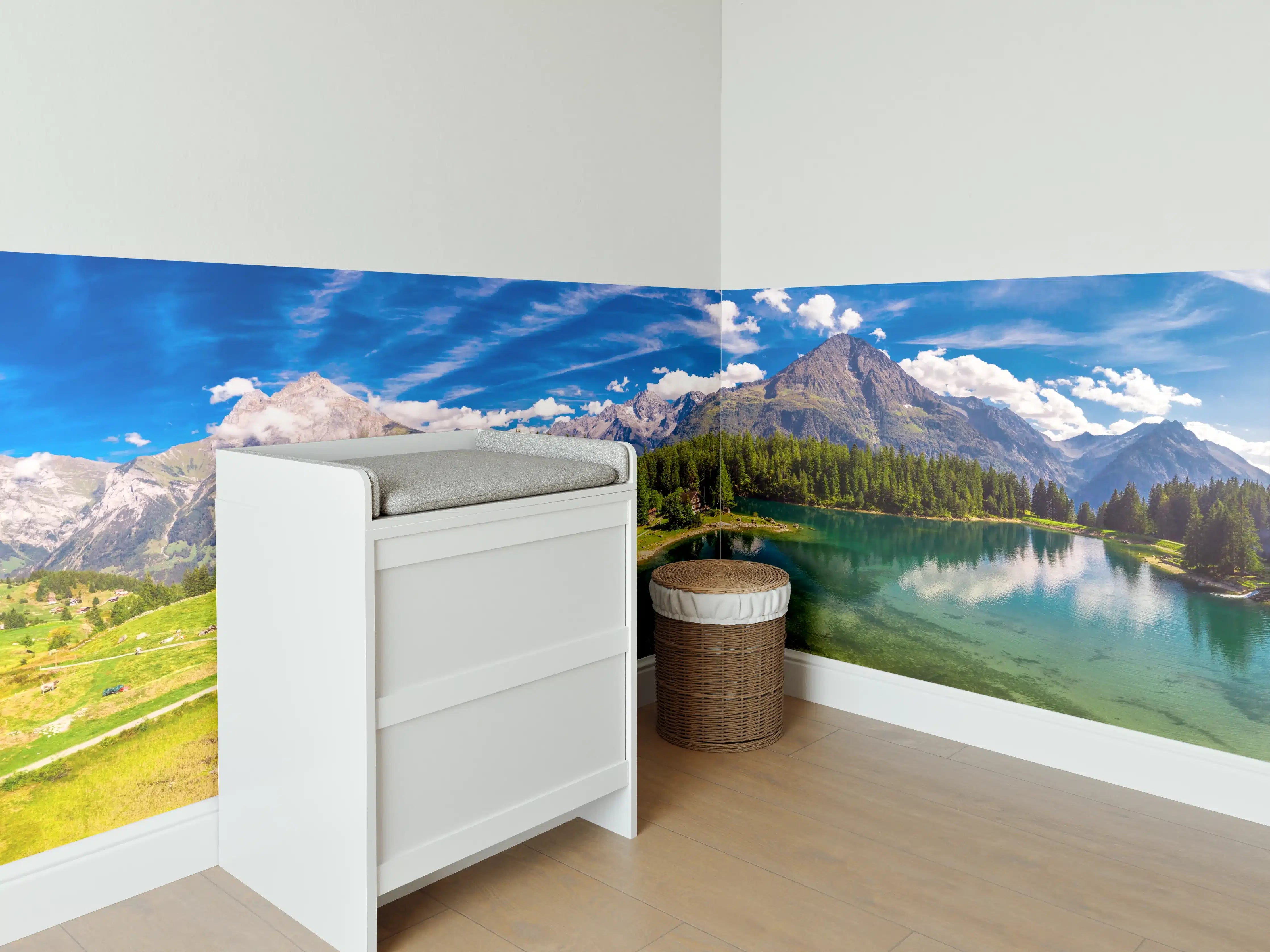 Babyzimmer Wandgestaltung - Arnisee mit Schweizer Alpen