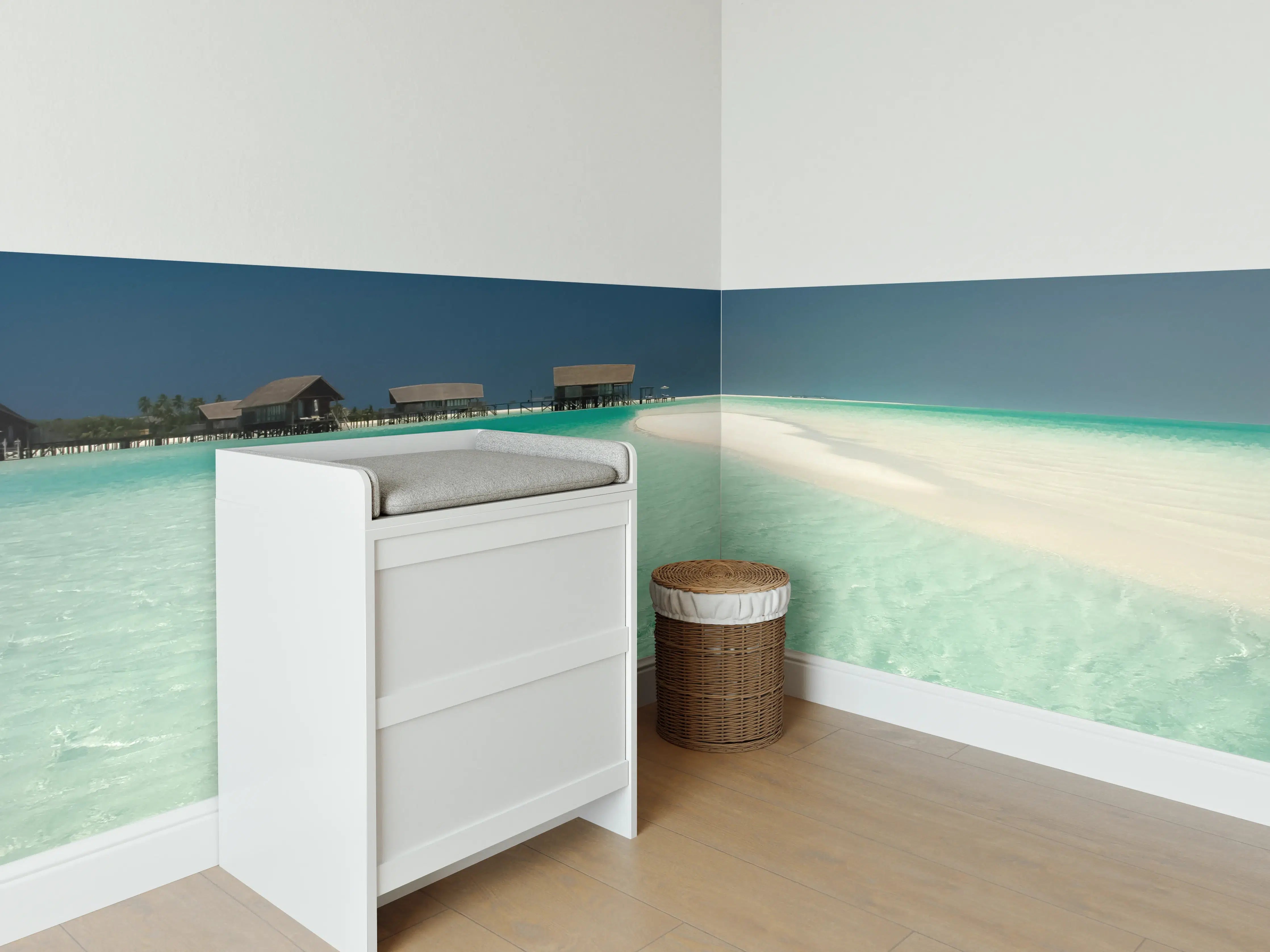 Babyzimmer Wandgestaltung - Atemberaubende Strandkulisse mit türkisfarbenem Wasser