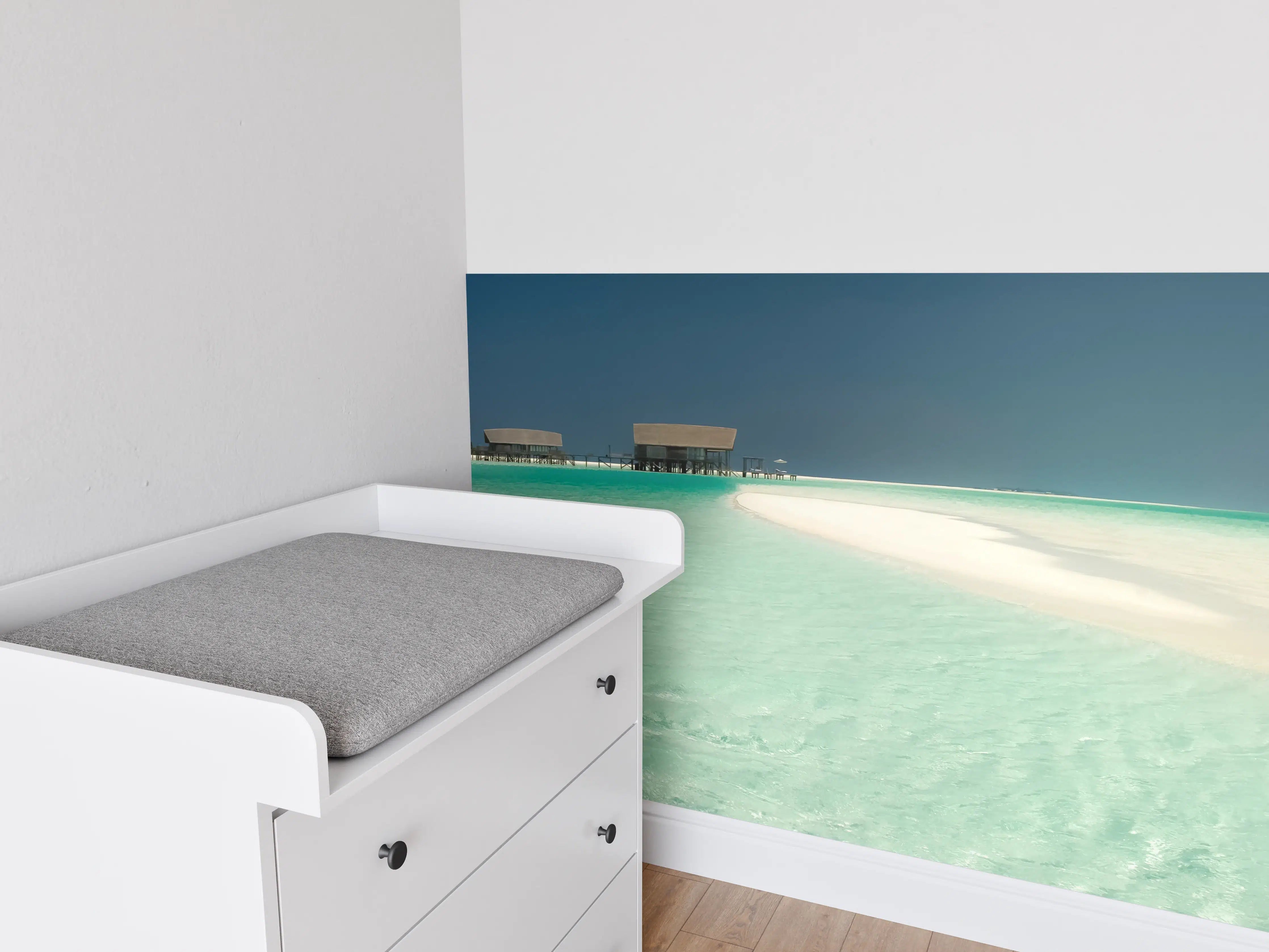 Babyzimmer Wandgestaltung - Atemberaubende Strandkulisse mit türkisfarbenem Wasser