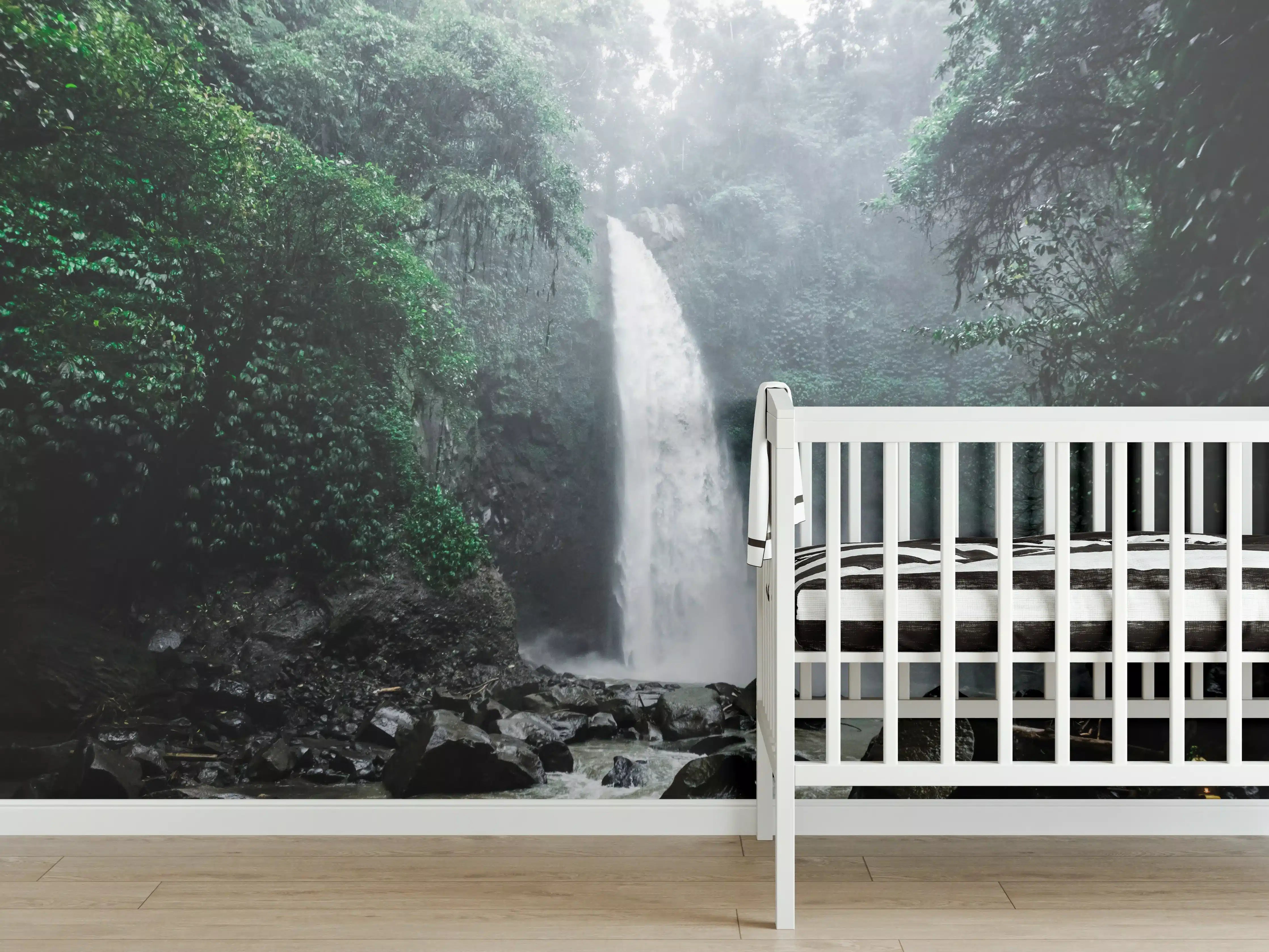 Babyzimmer Wandgestaltung - Bali-Wasserfall im tiefen Dschungel
