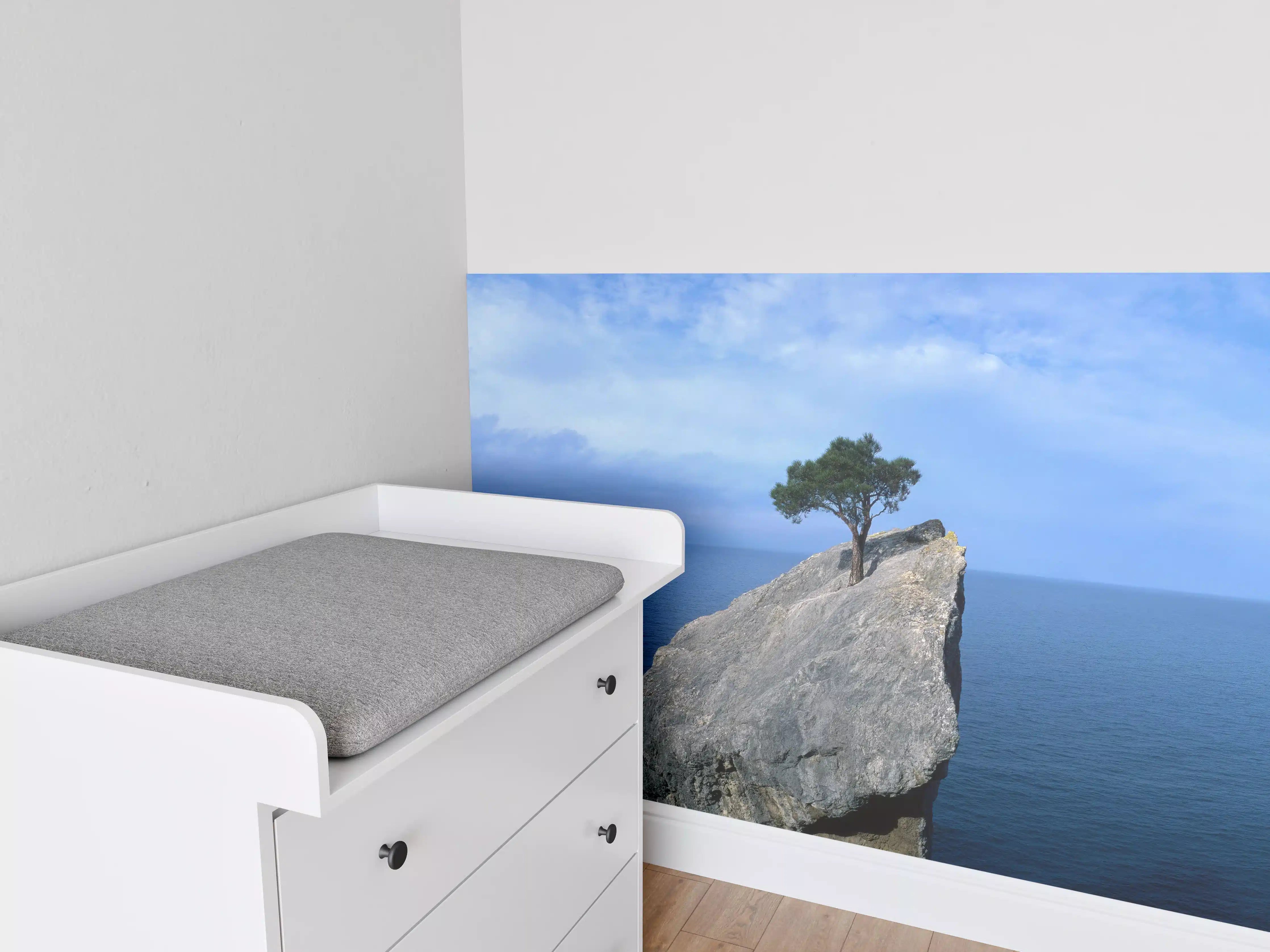 Babyzimmer Wandgestaltung - Baum auf Fels mitten im Ozean