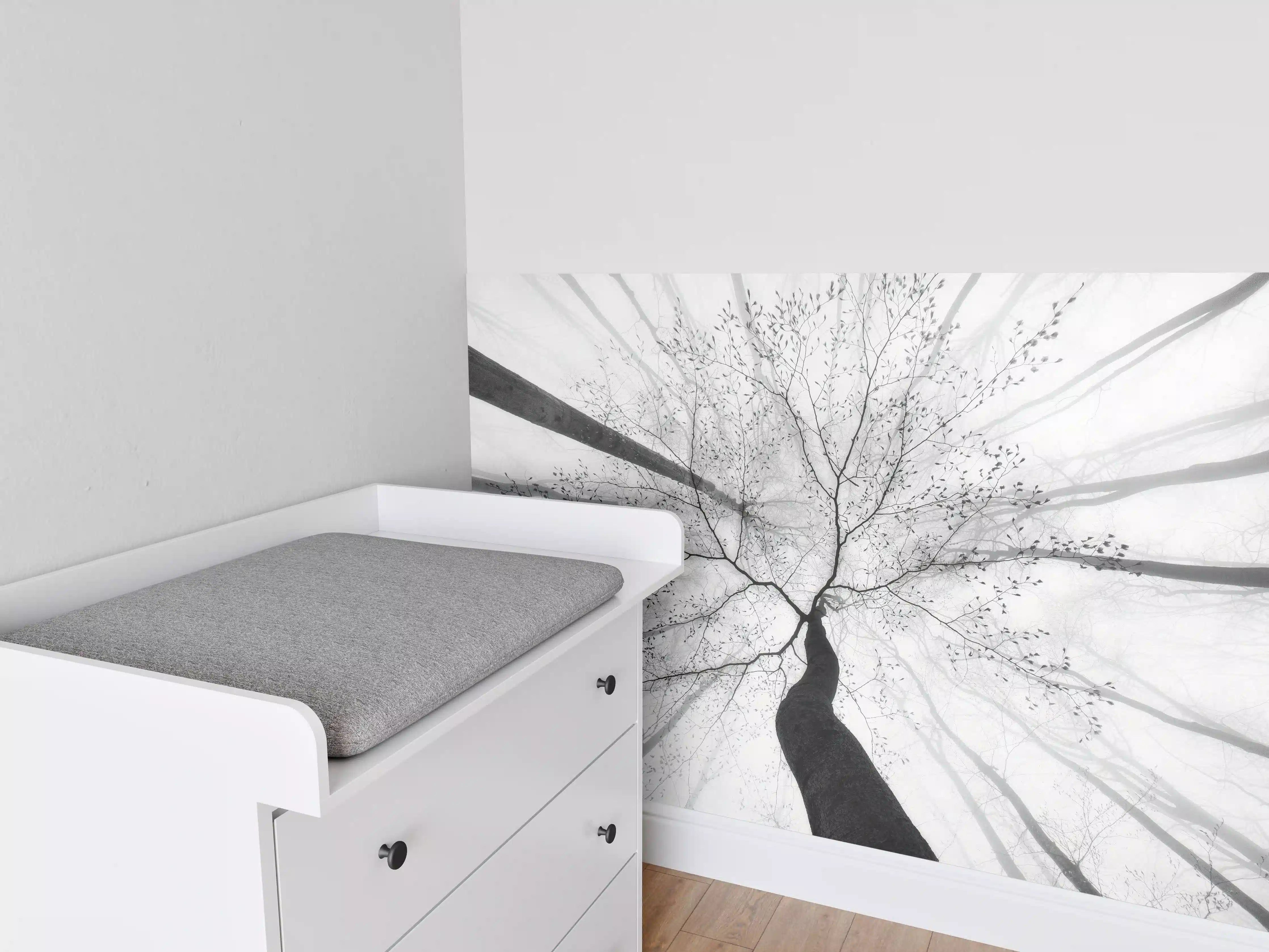 Babyzimmer Wandgestaltung - Baumkrone von unten im Winter