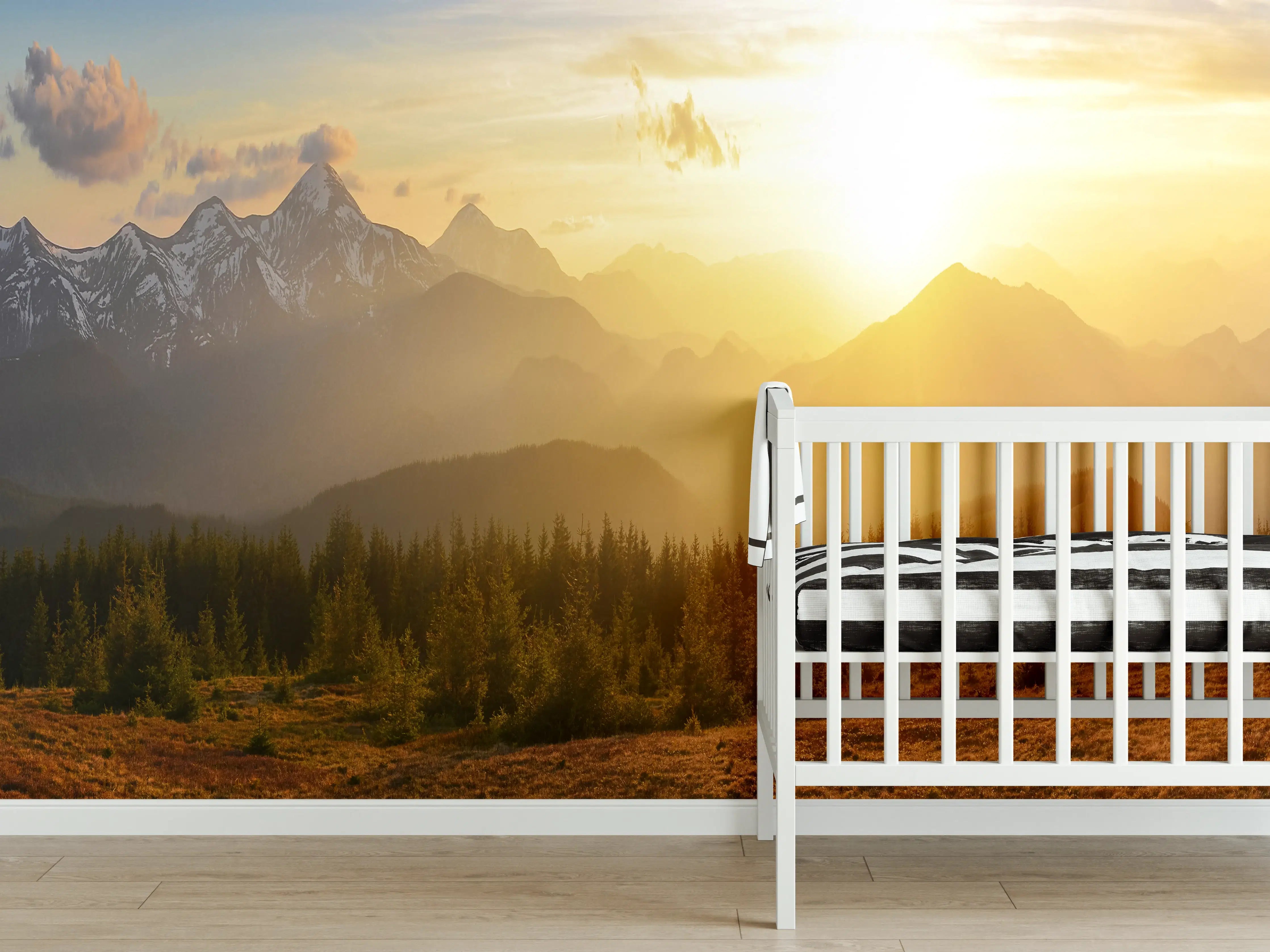 Babyzimmer Wandgestaltung - Berge im Sonnenuntergang