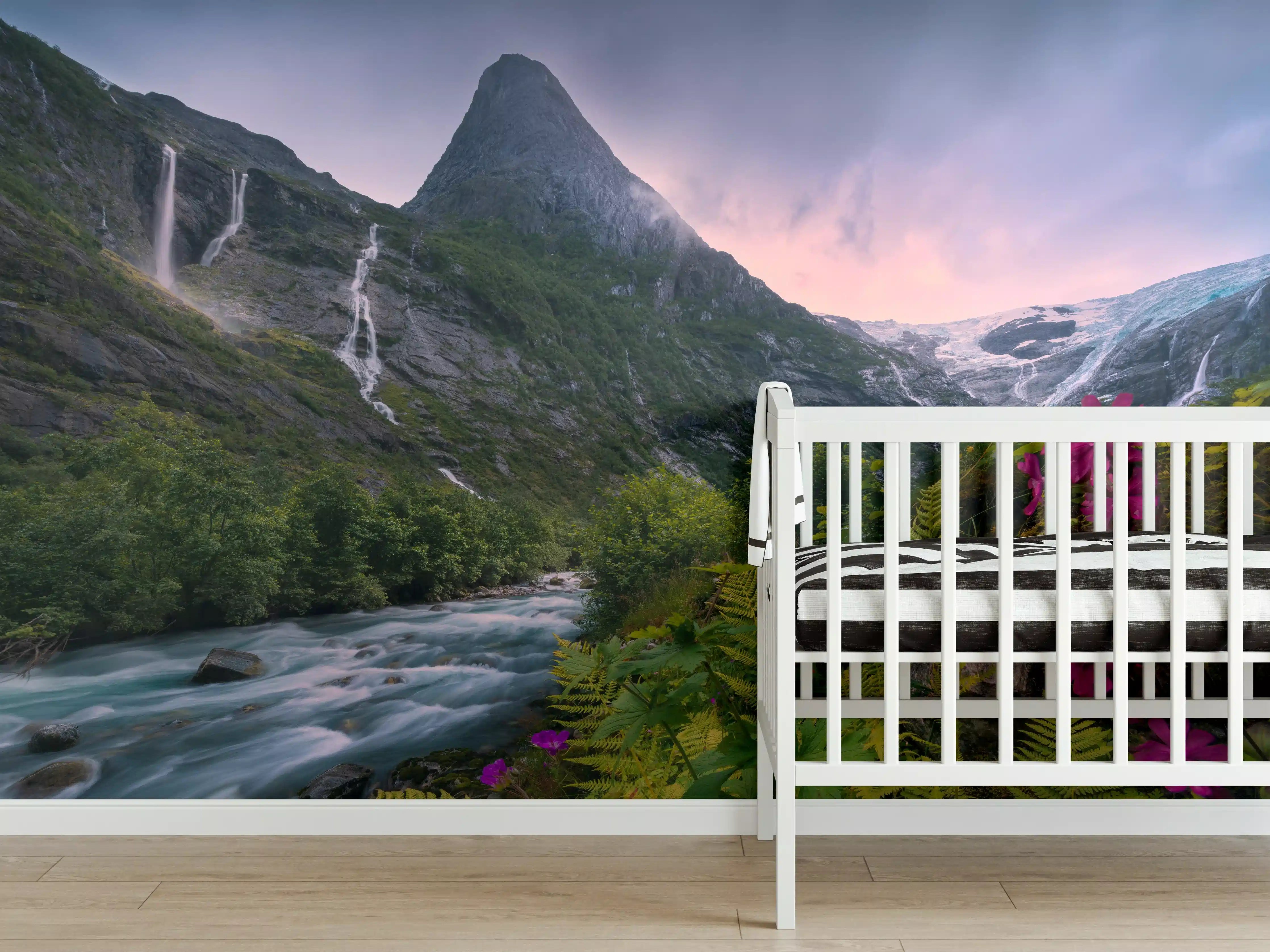 Babyzimmer Wandgestaltung - Berglandschaft Norwegens mit Wasserfällen
