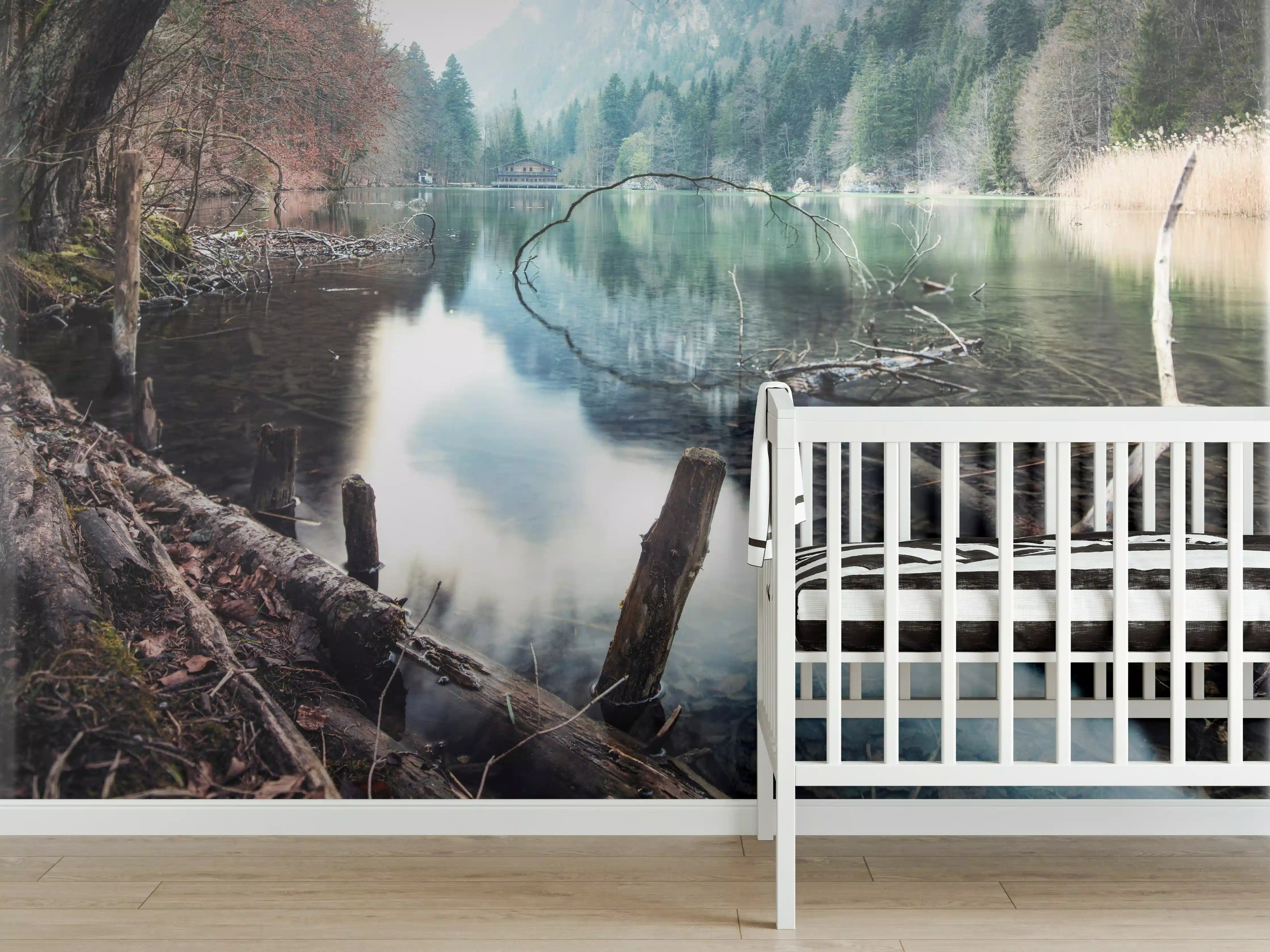 Babyzimmer Wandgestaltung - Bergsee im Kaskada Wald