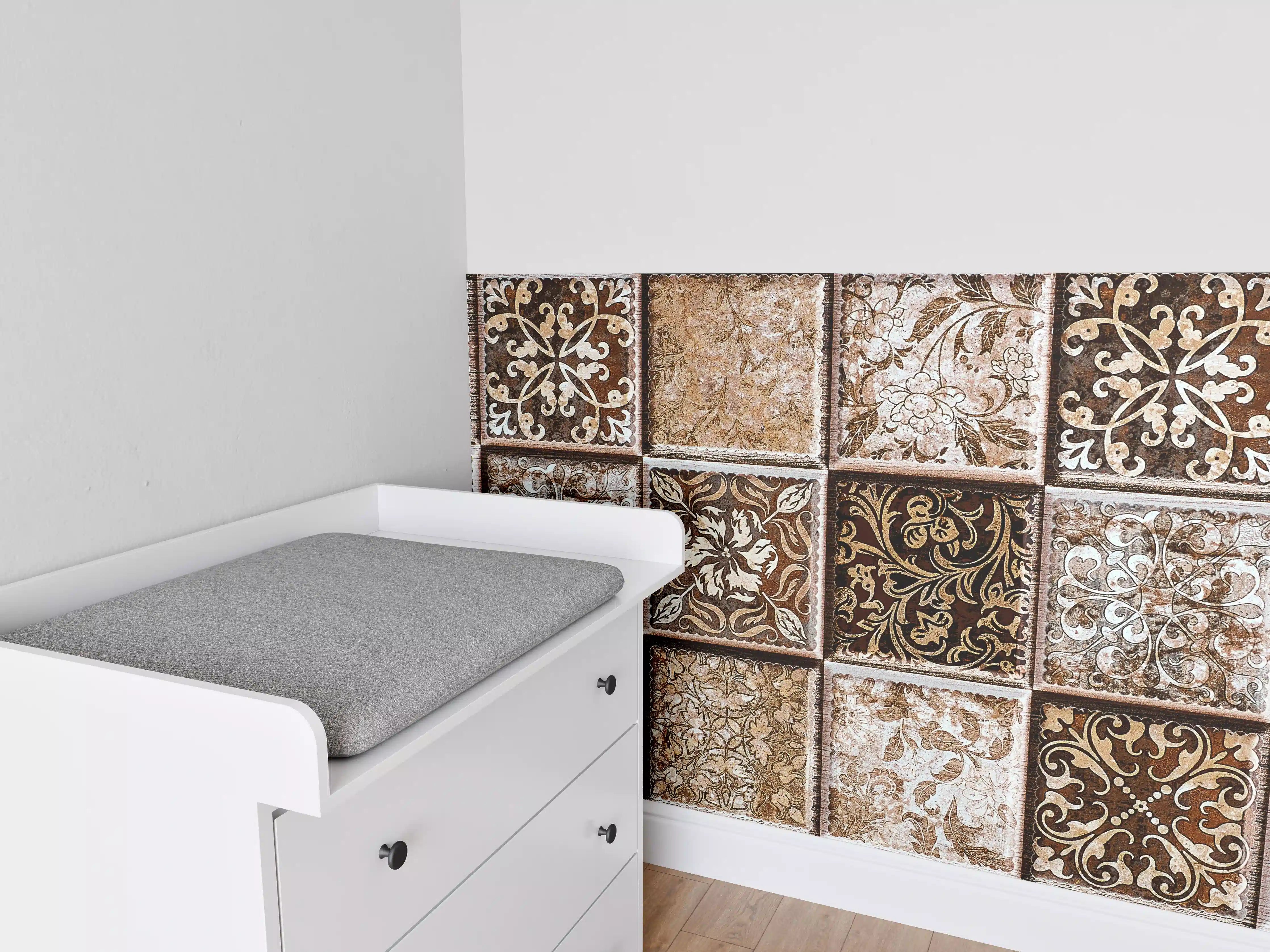 Babyzimmer Wandgestaltung - Bernsteinfarbene Fliesen mit Muster und Textur