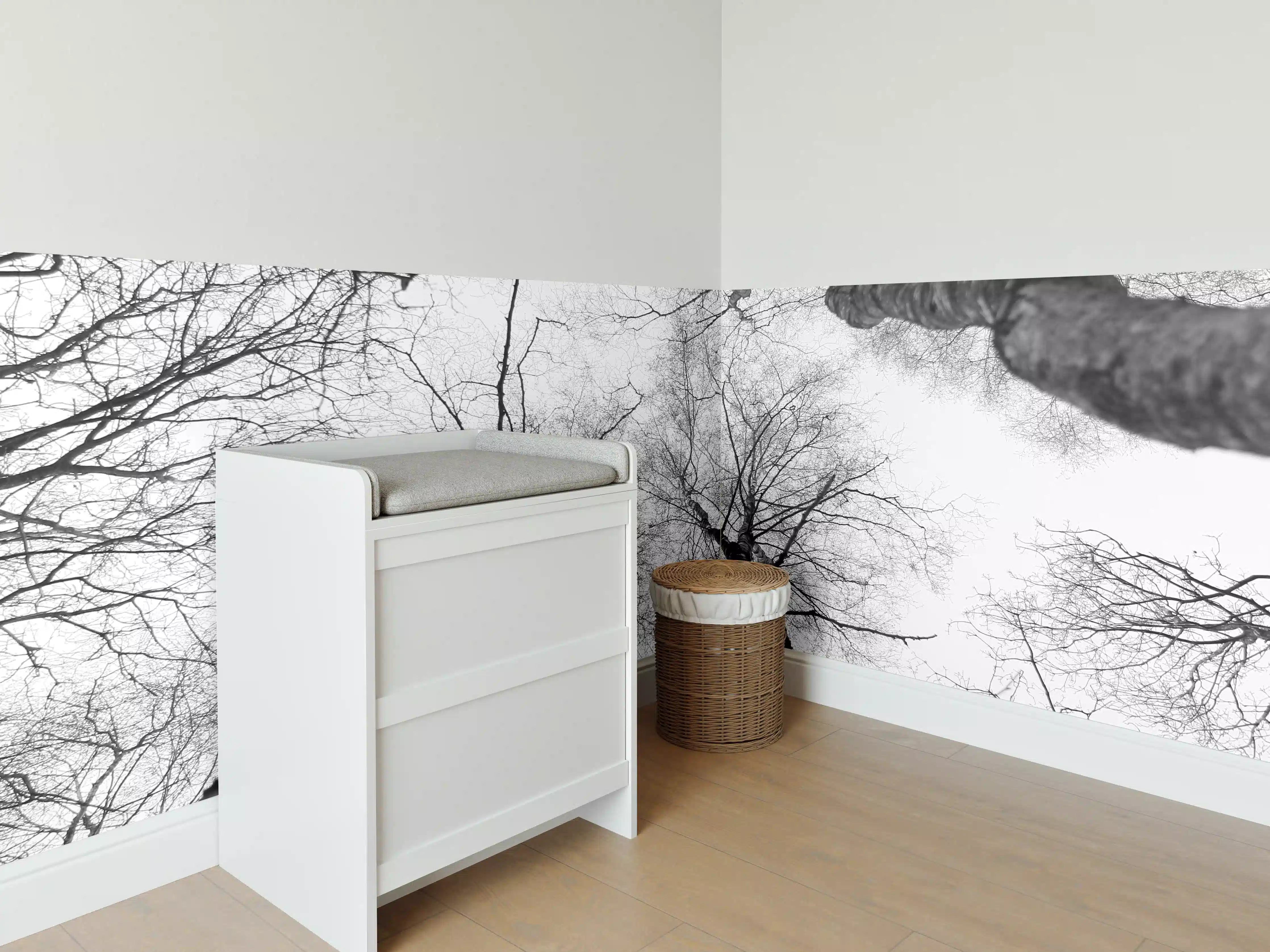 Babyzimmer Wandgestaltung - Birken im Winter von unten