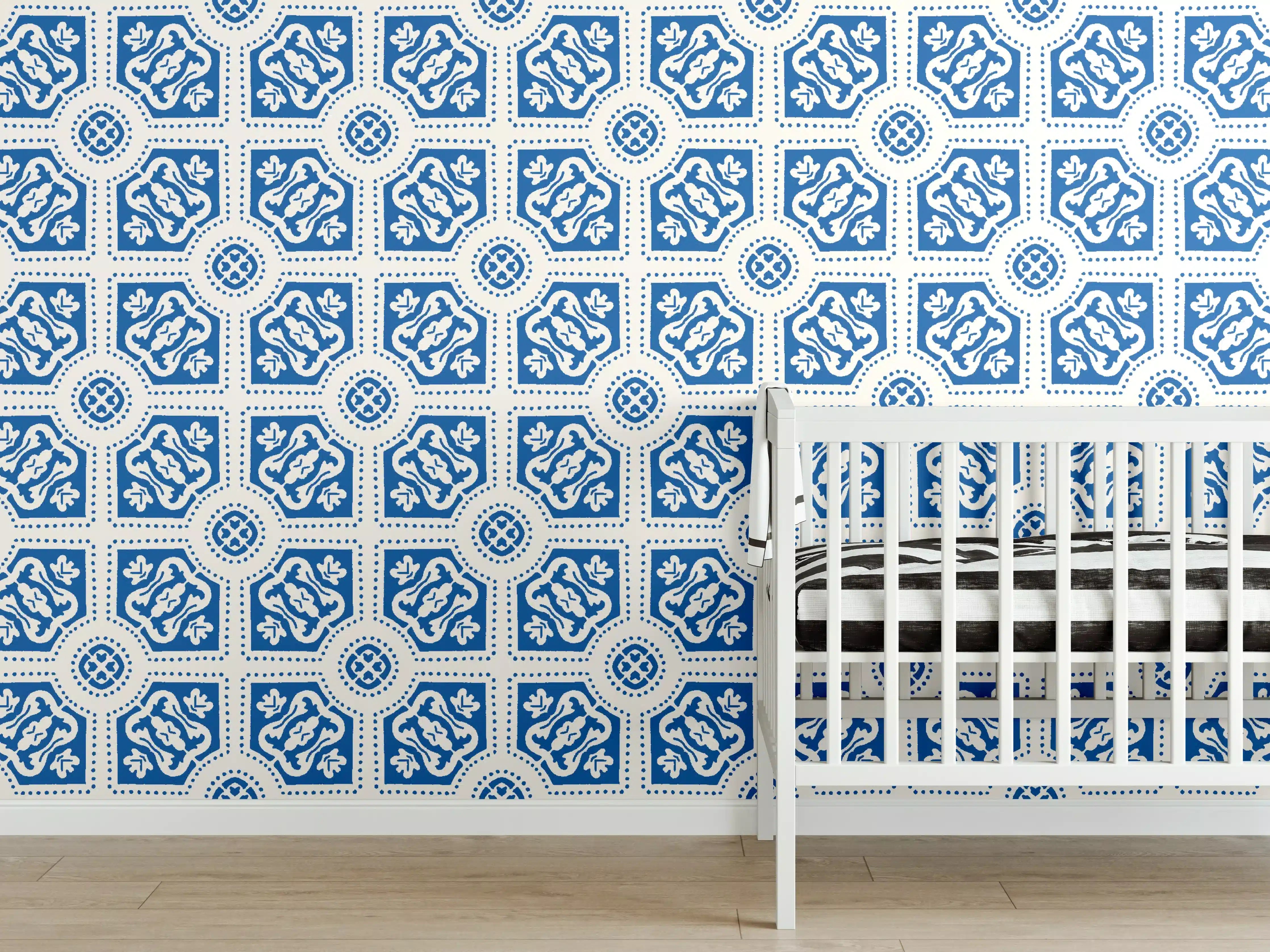 Babyzimmer Wandgestaltung - Blau-Weißes geometrisches Muster mit zarten Grautönen