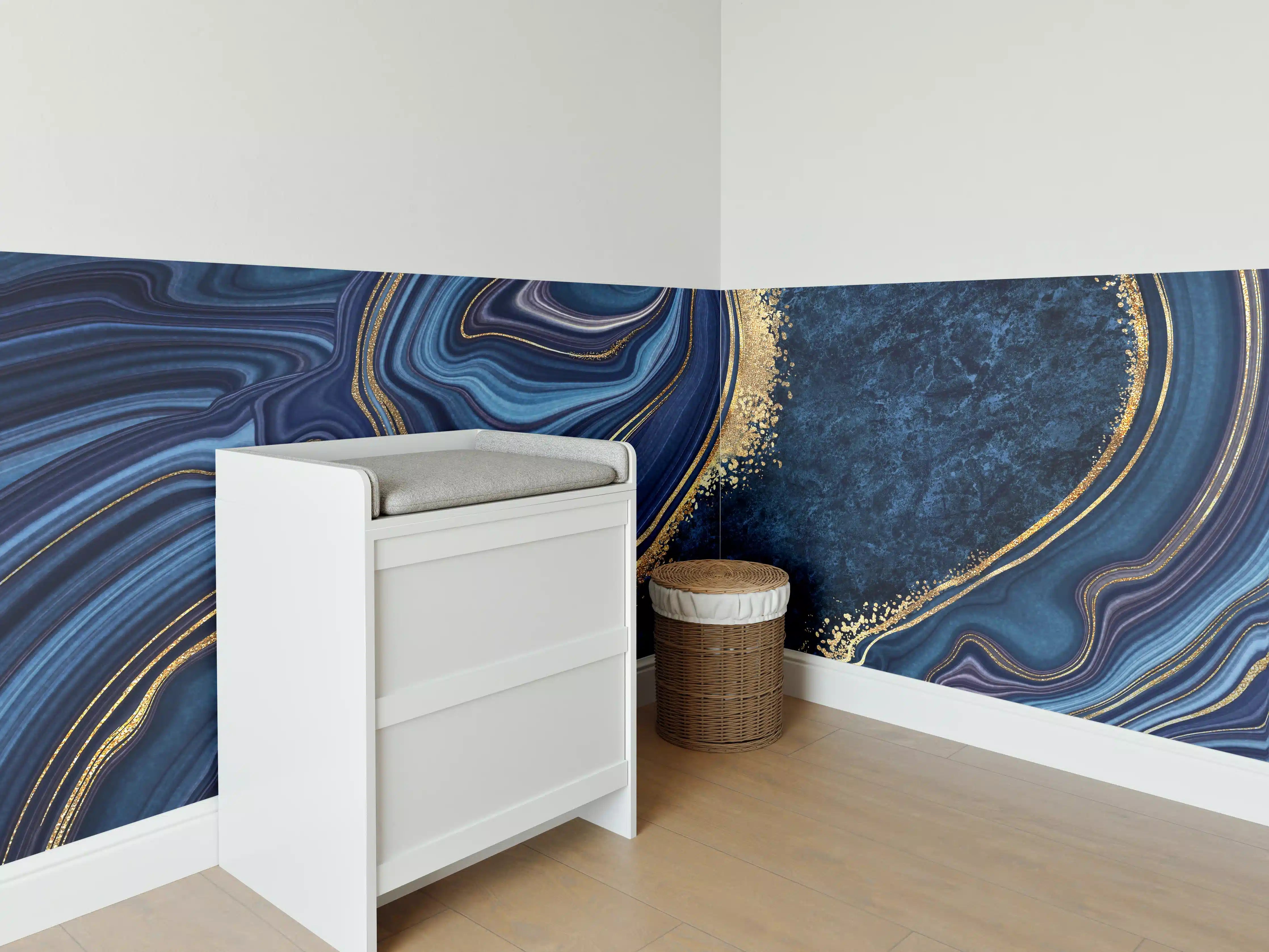 Babyzimmer Wandgestaltung - Blau goldenes Mosaik Design aus Marmor
