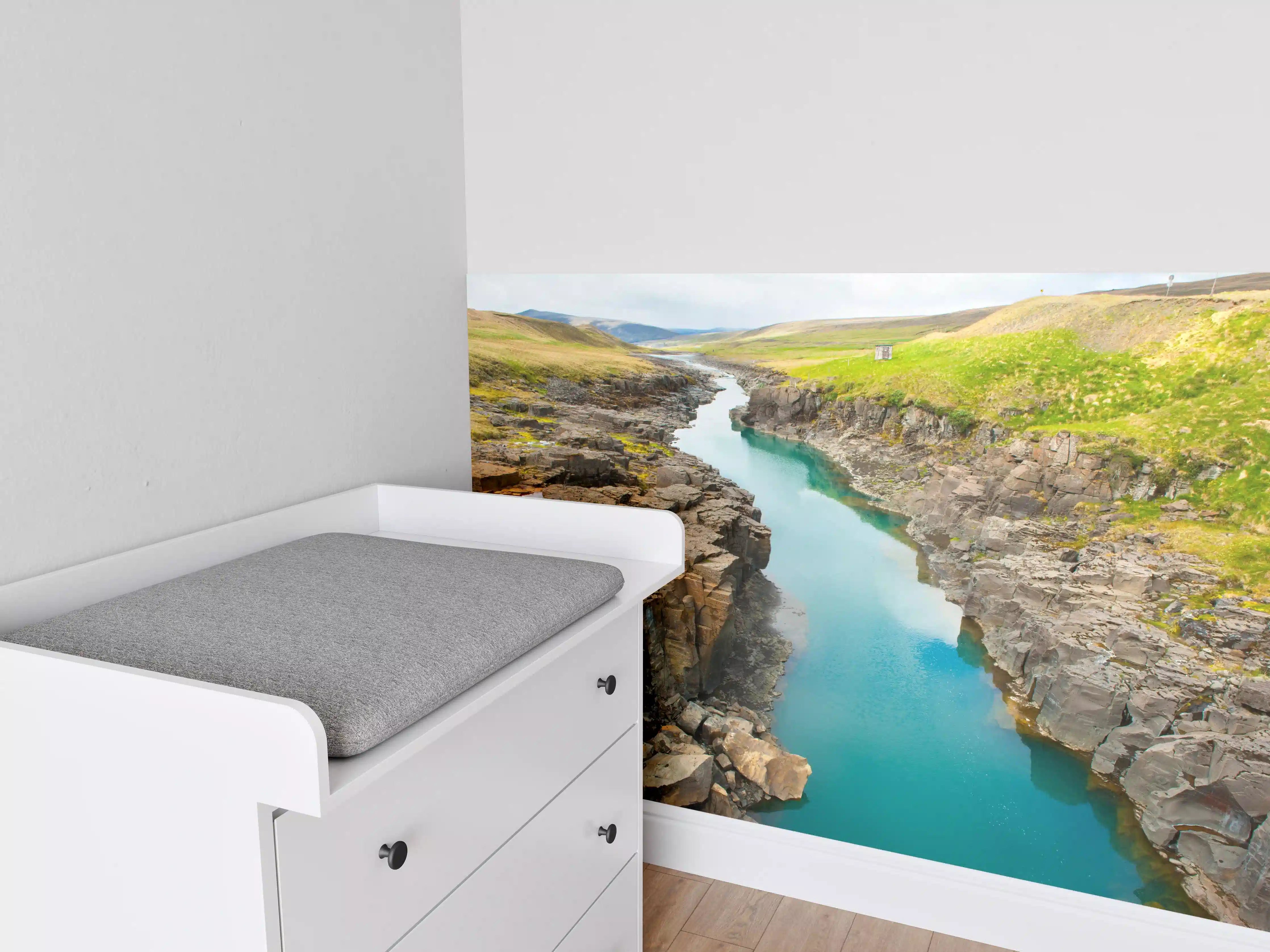 Babyzimmer Wandgestaltung - Blaue Flusslandschaft in Icleand