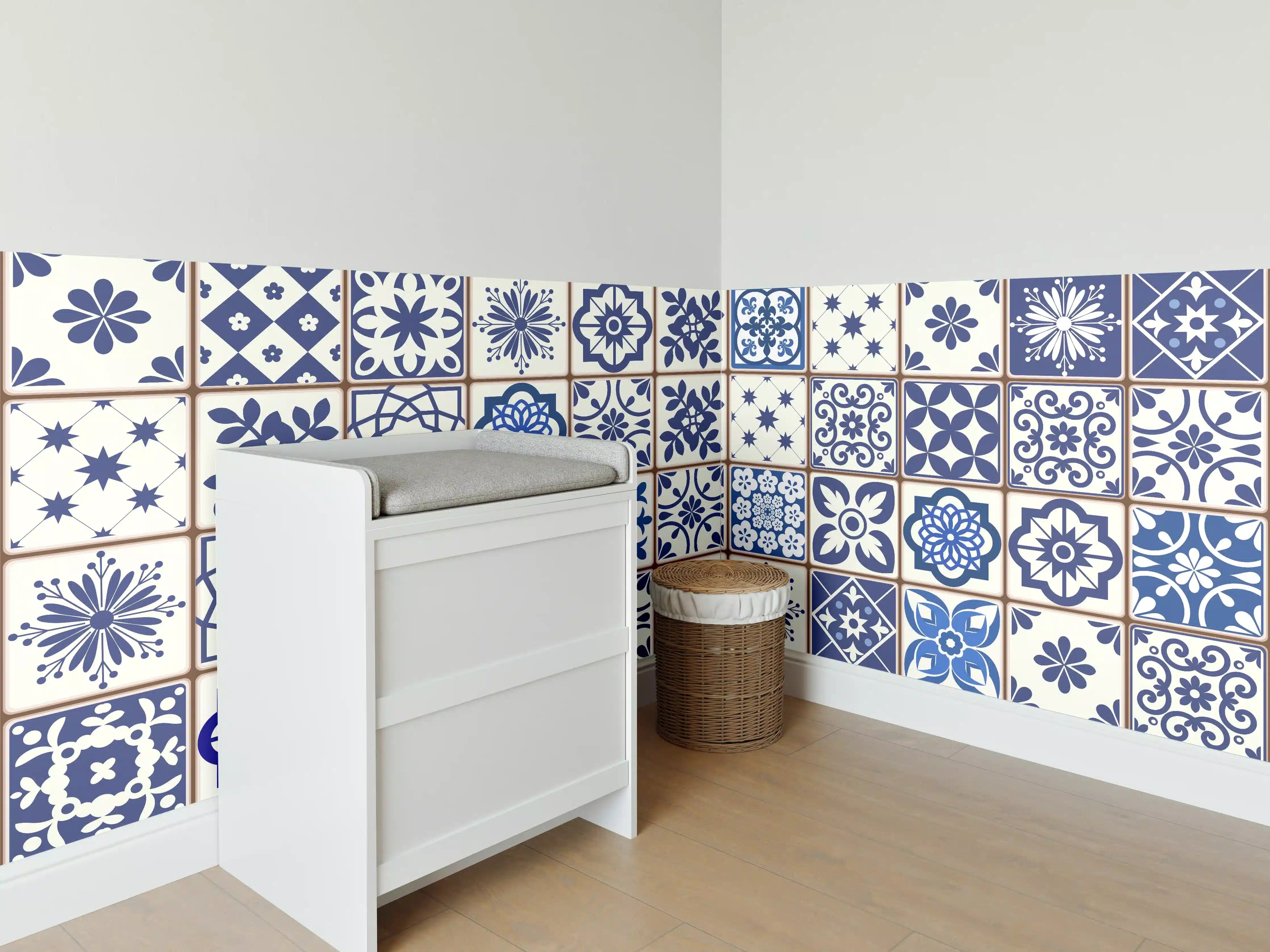 Babyzimmer Wandgestaltung - Blaue Keramik-Fliesen Muster