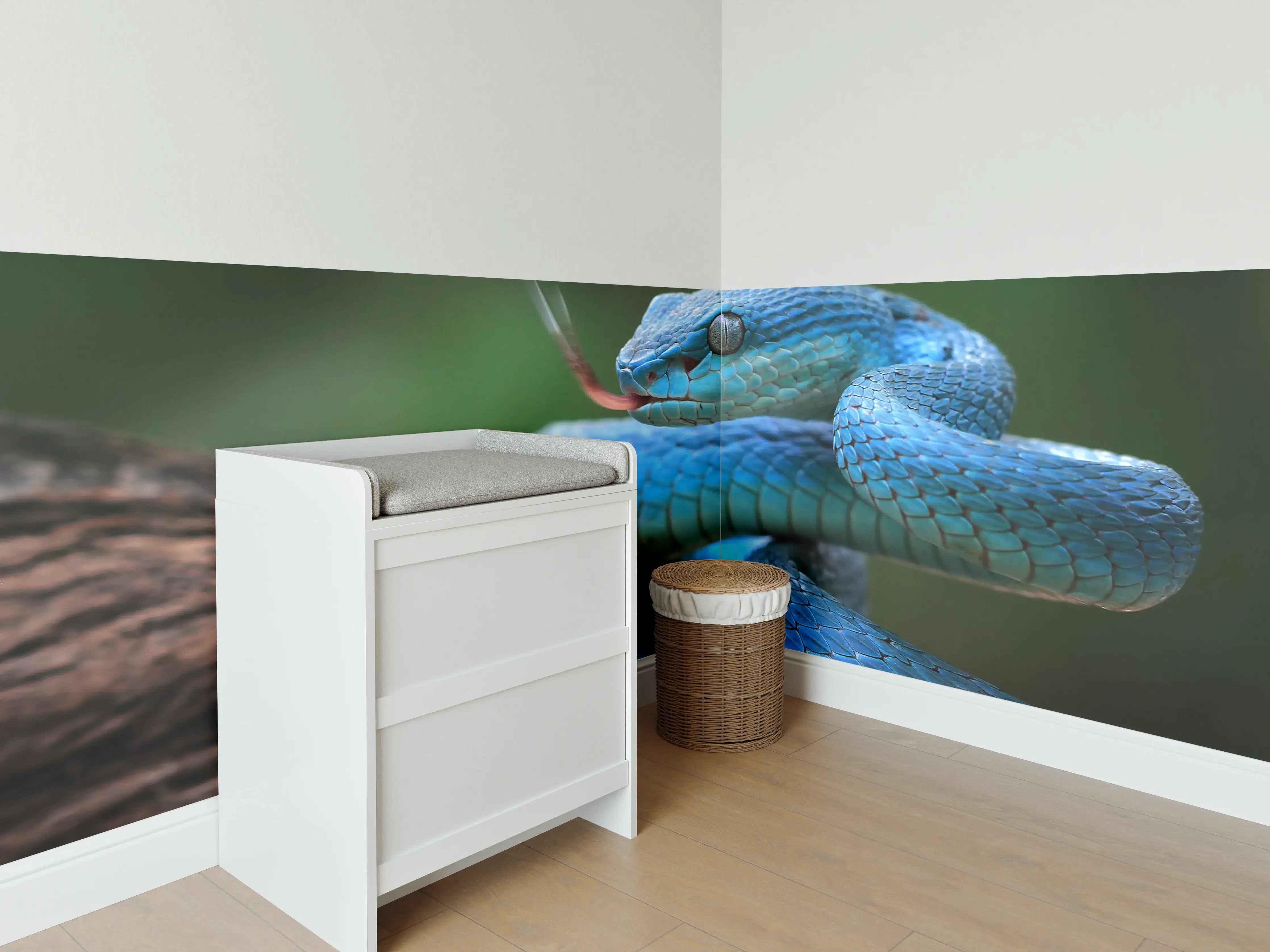 Babyzimmer Wandgestaltung - Blaue Viper Nahaufnahme