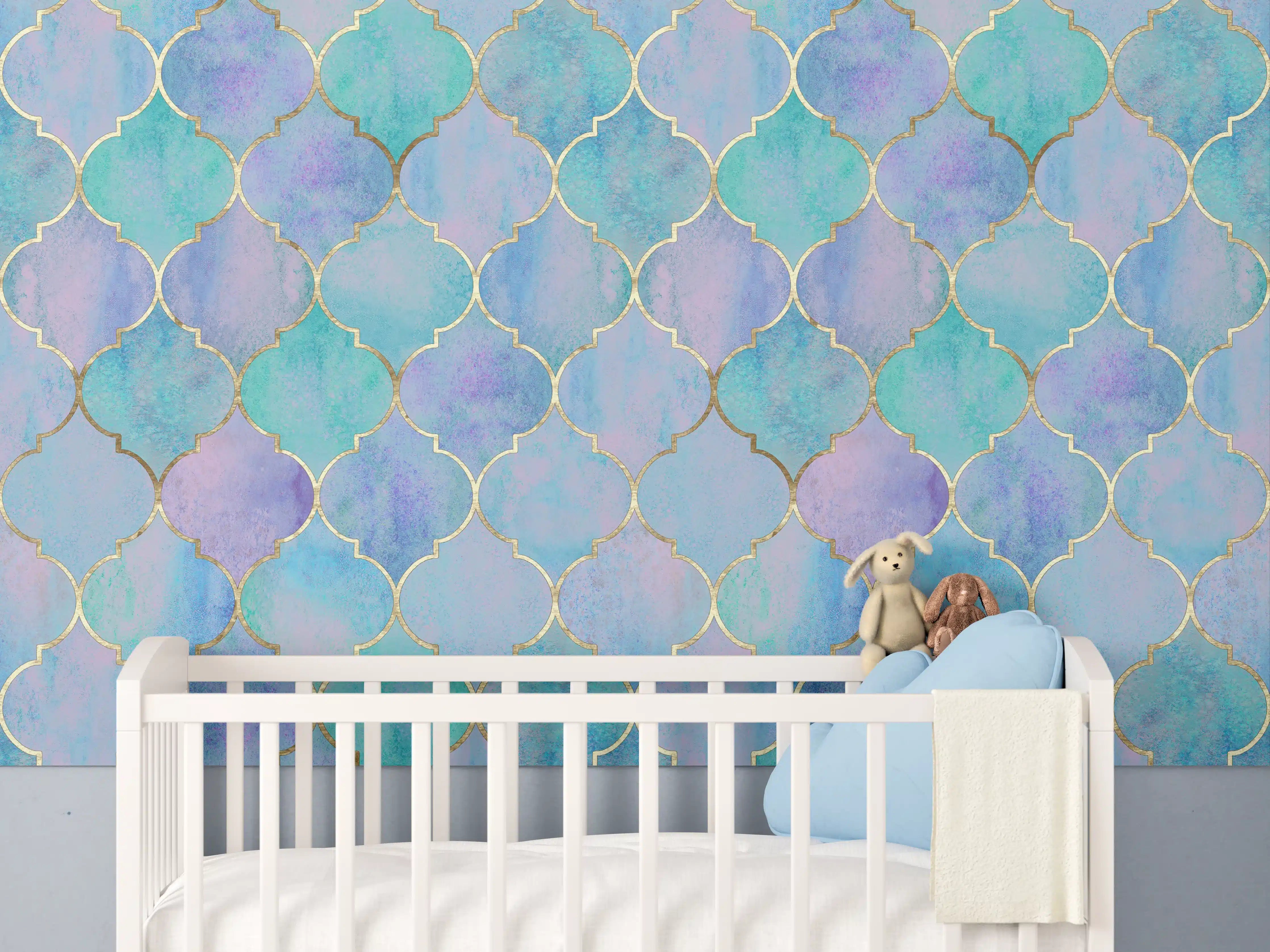 Babyzimmer Wandgestaltung - Blaue Watercolor-Tiles mit Goldlinien