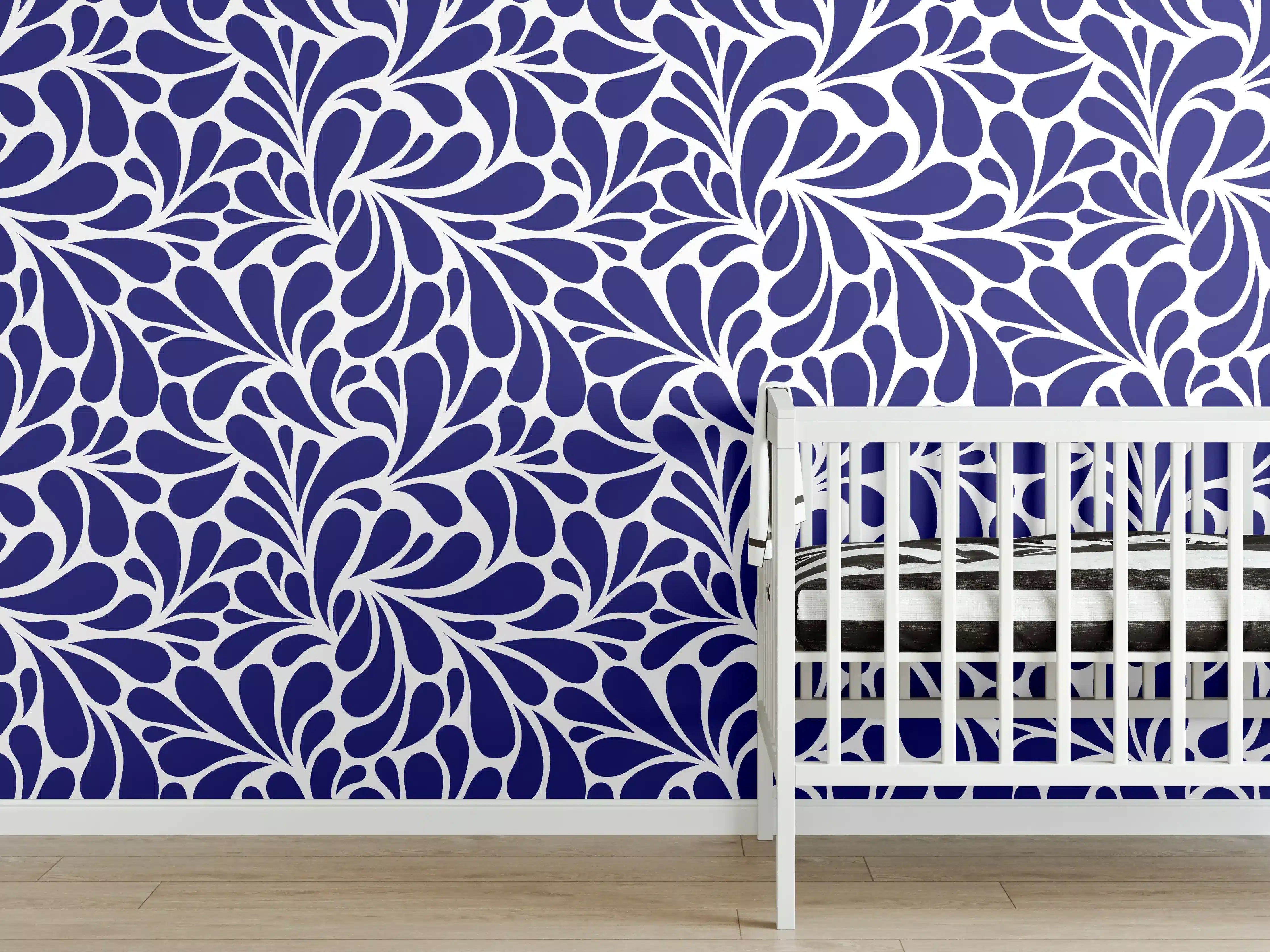 Babyzimmer Wandgestaltung - Blaues Blumenmuster – Eleganz und Frische