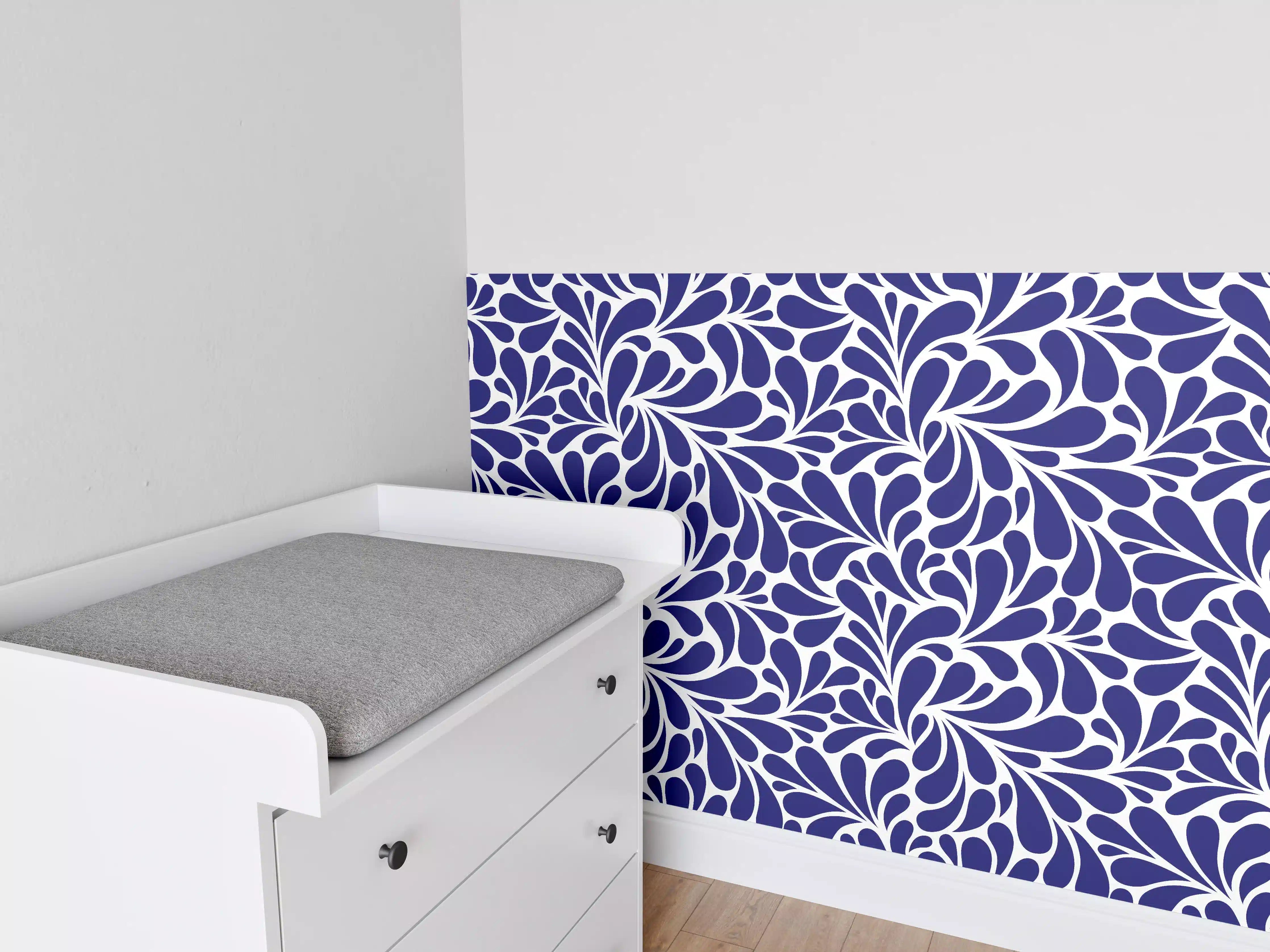 Babyzimmer Wandgestaltung - Blaues Blumenmuster – Eleganz und Frische