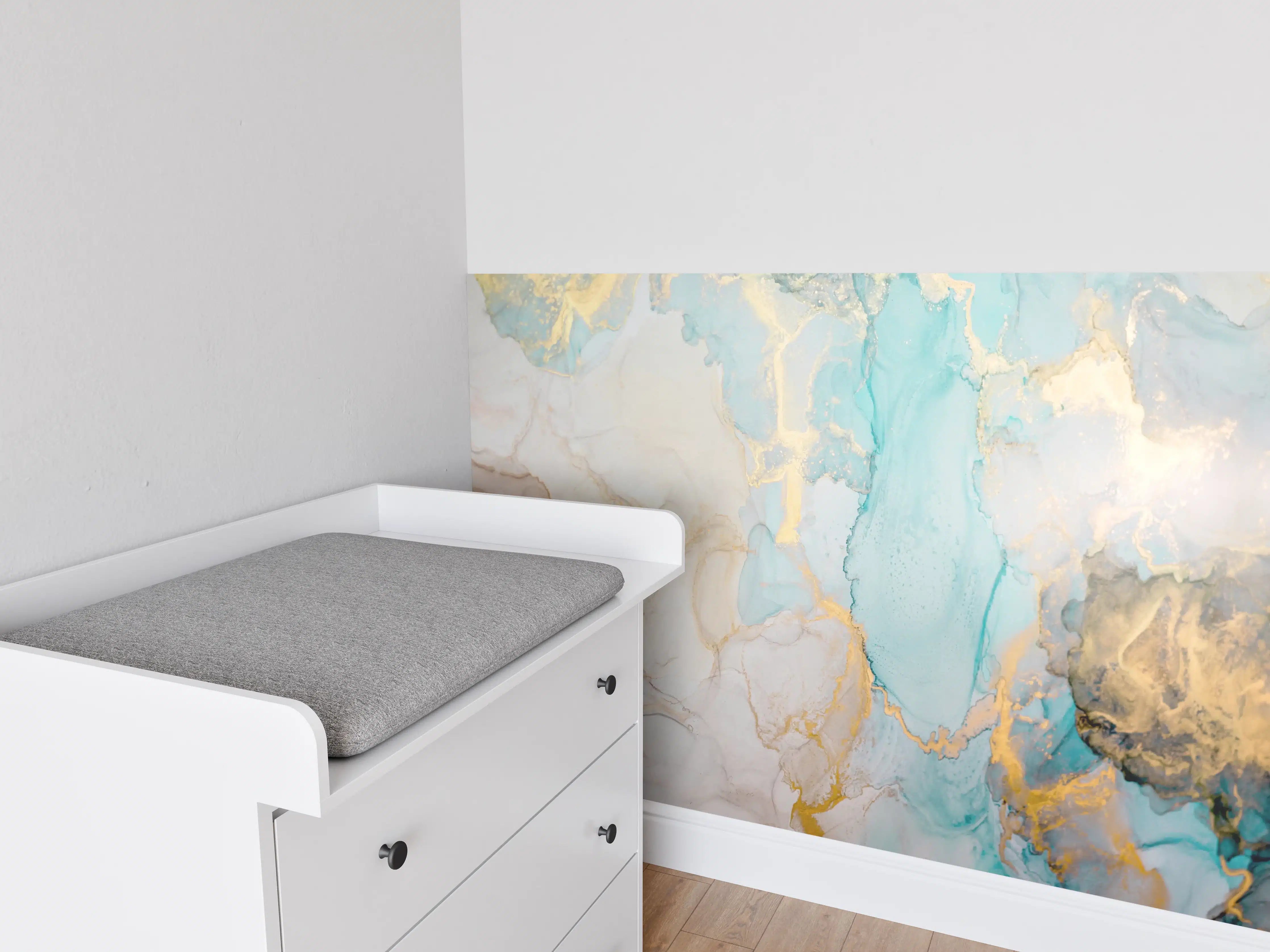 Babyzimmer Wandgestaltung - Blautöne mit Goldakzenten