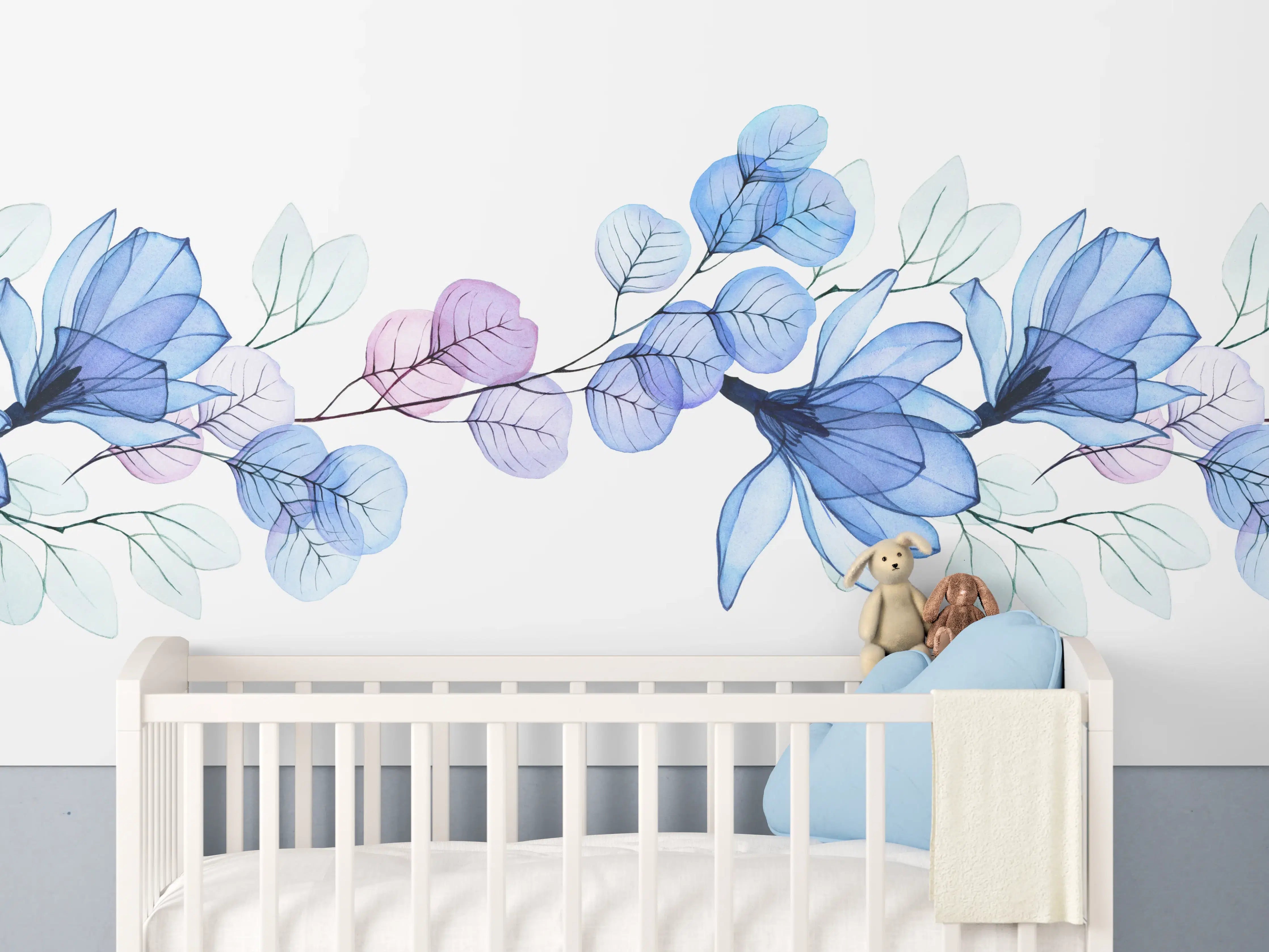 Babyzimmer Wandgestaltung - Blumen in Blau, Lila und Grautönen