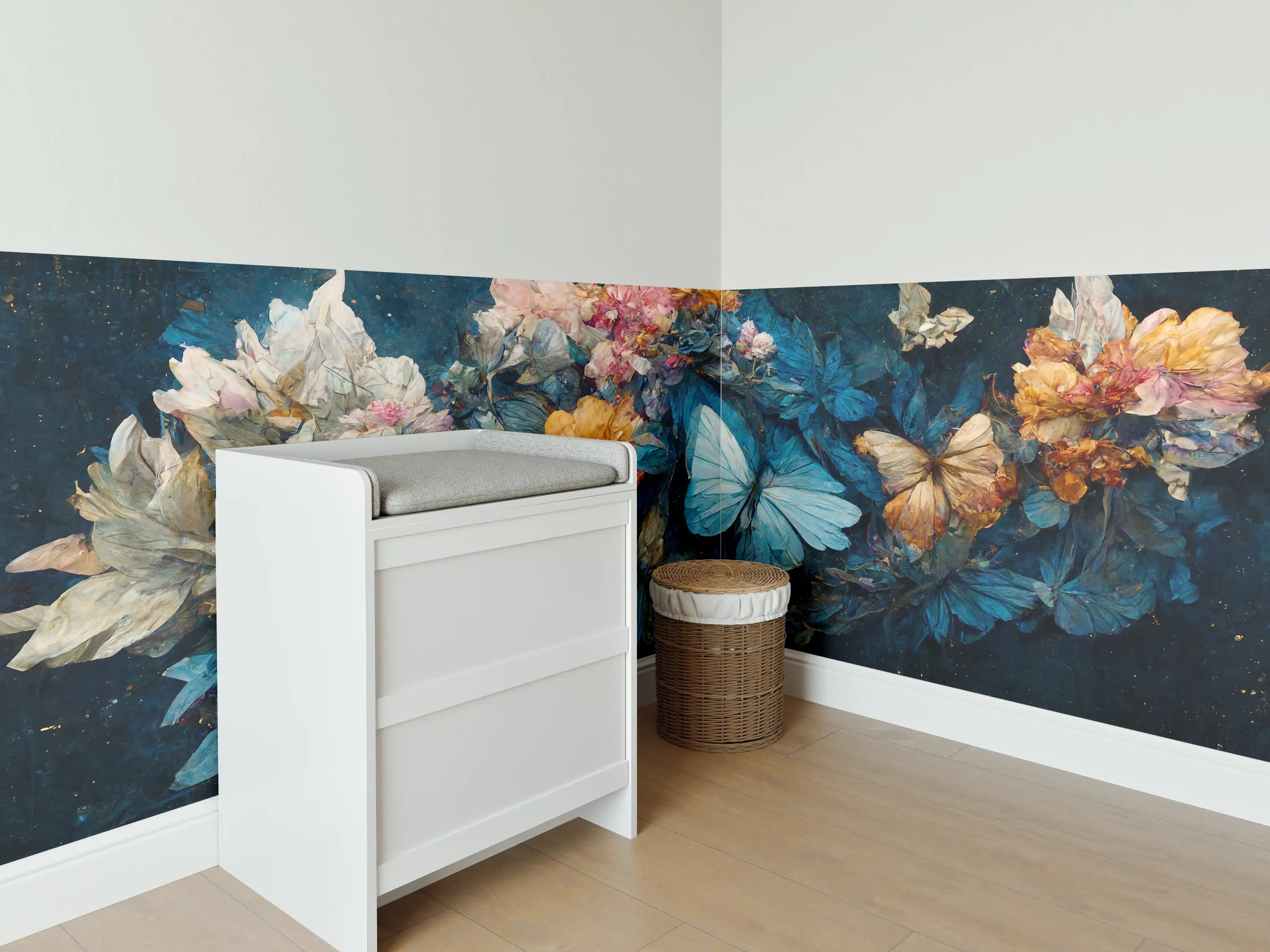 Babyzimmer Wandgestaltung - Blumengirlande mit Schmetterlingen