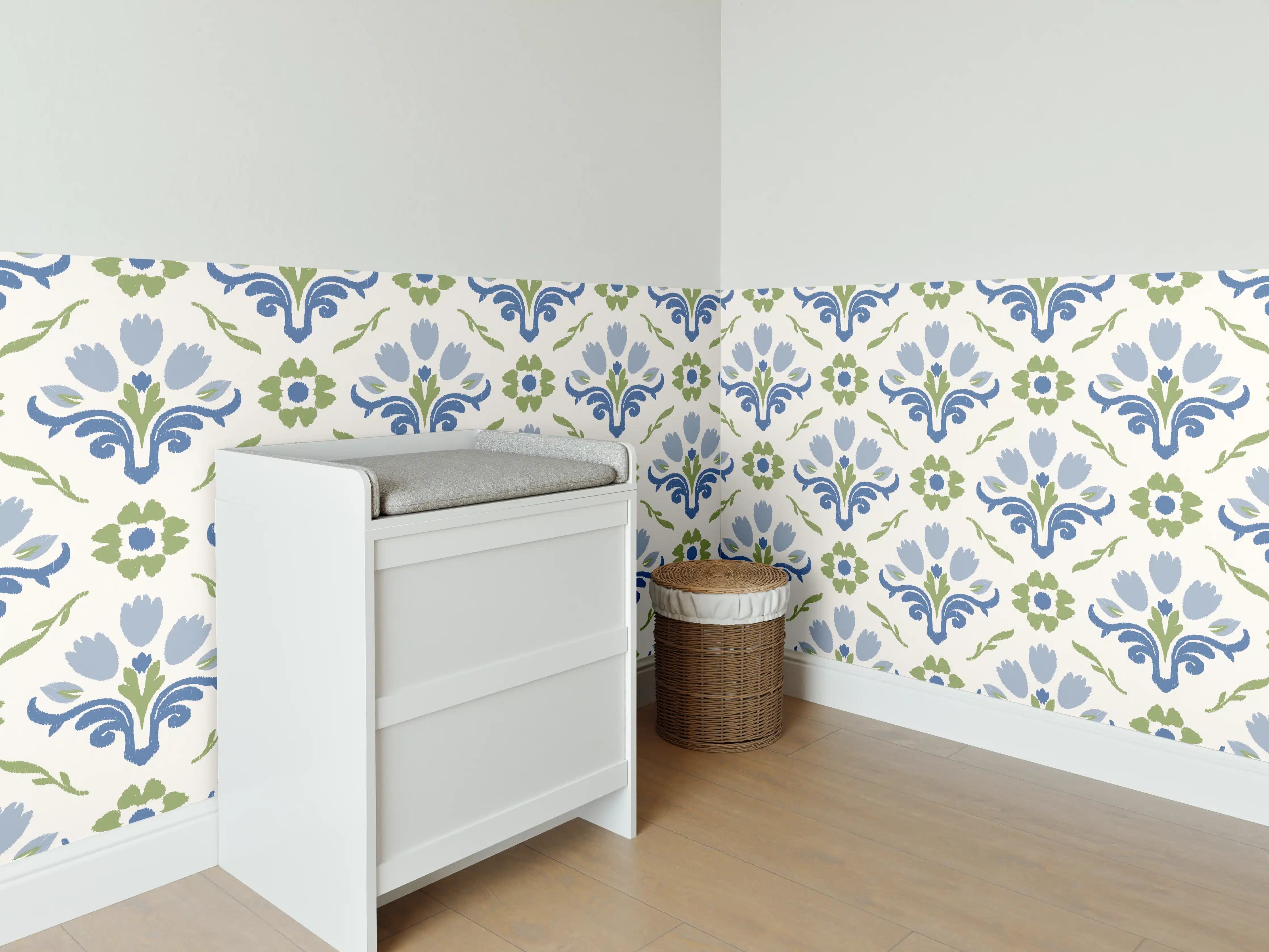 Babyzimmer Wandgestaltung - Blumenmuster in Blau, Grau und Grün