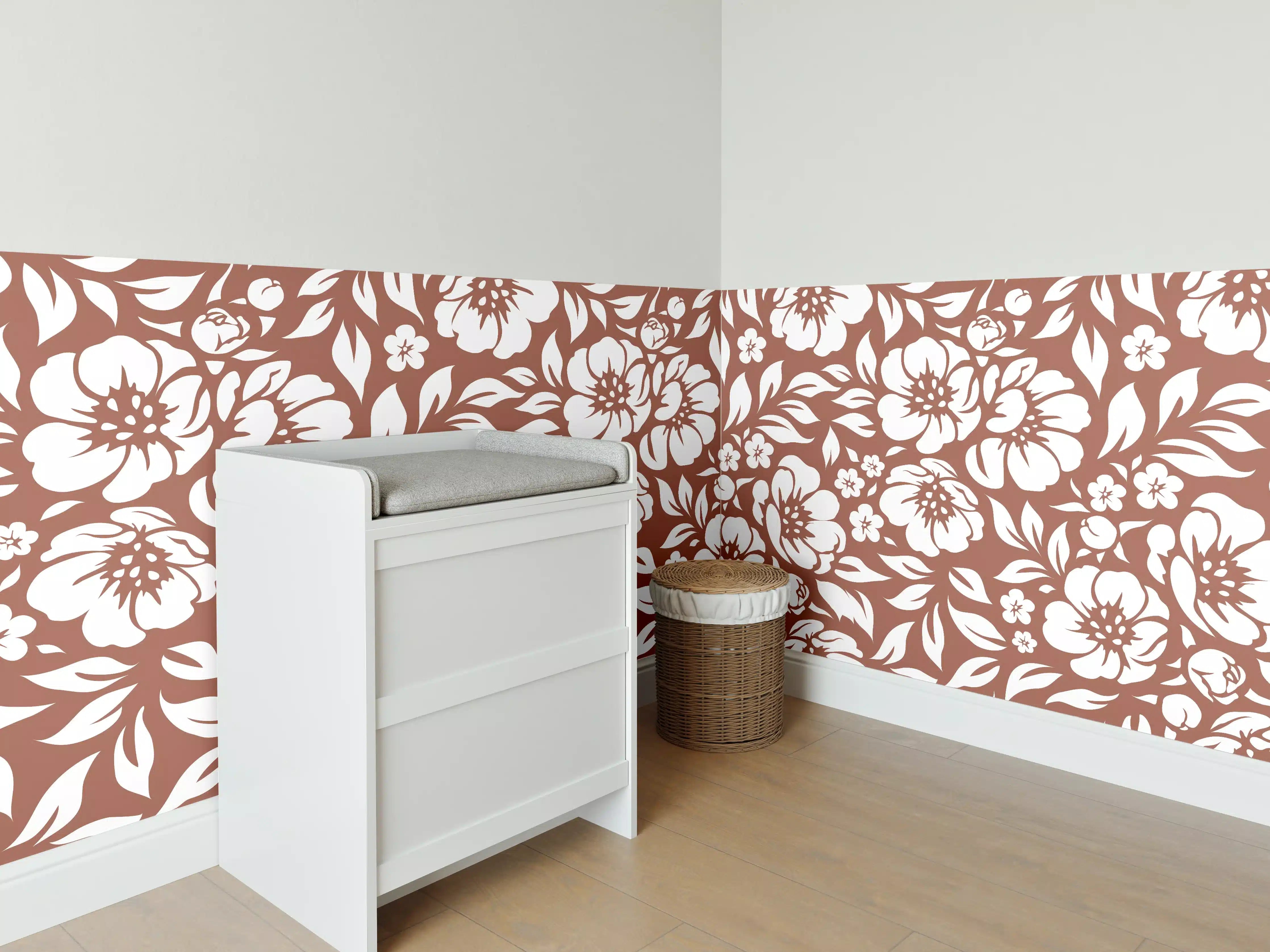 Babyzimmer Wandgestaltung - Blumenmuster in Braun und zarten Grautönen