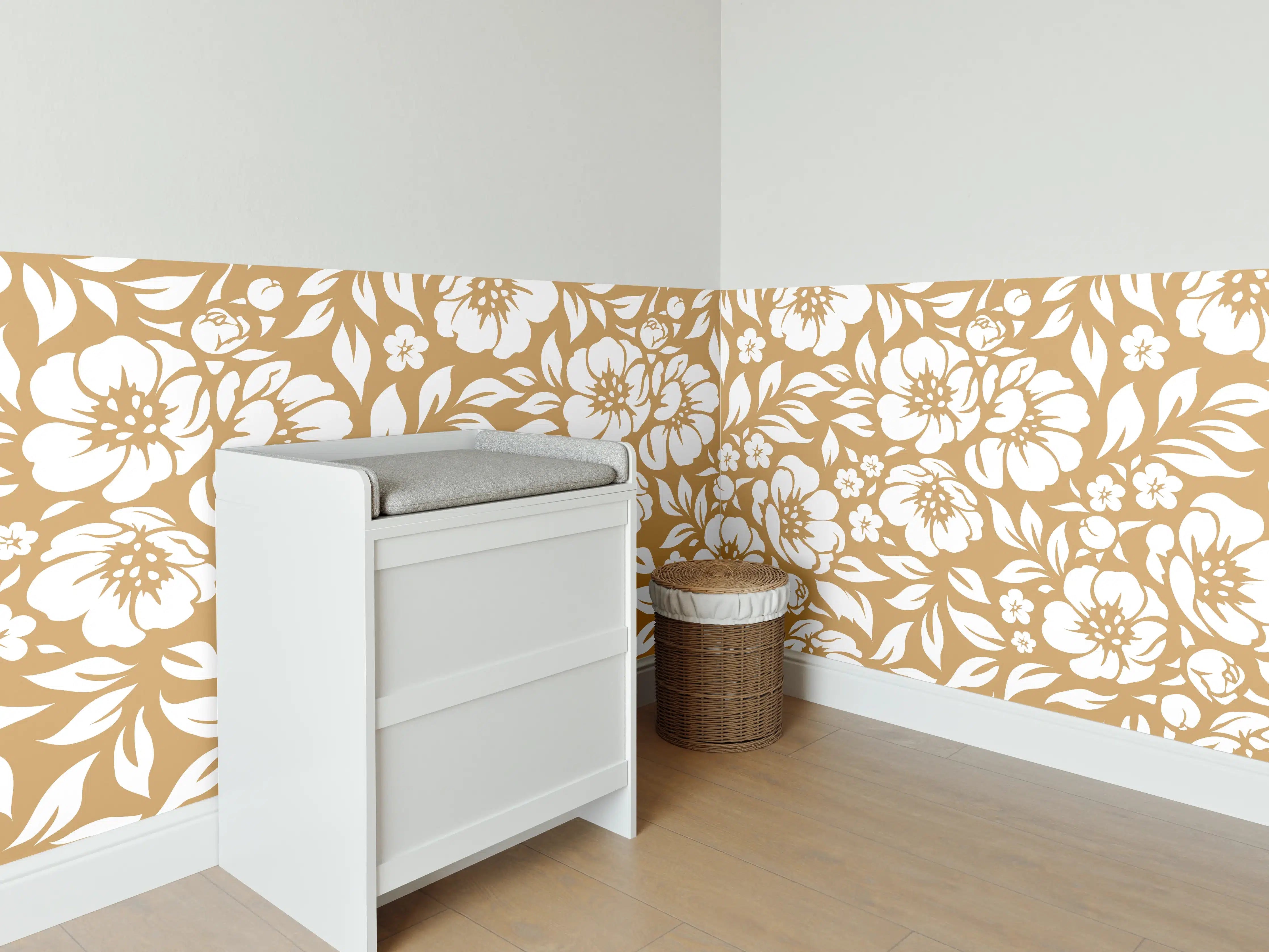 Babyzimmer Wandgestaltung - Blumenmuster in warmem Ocra-Ton