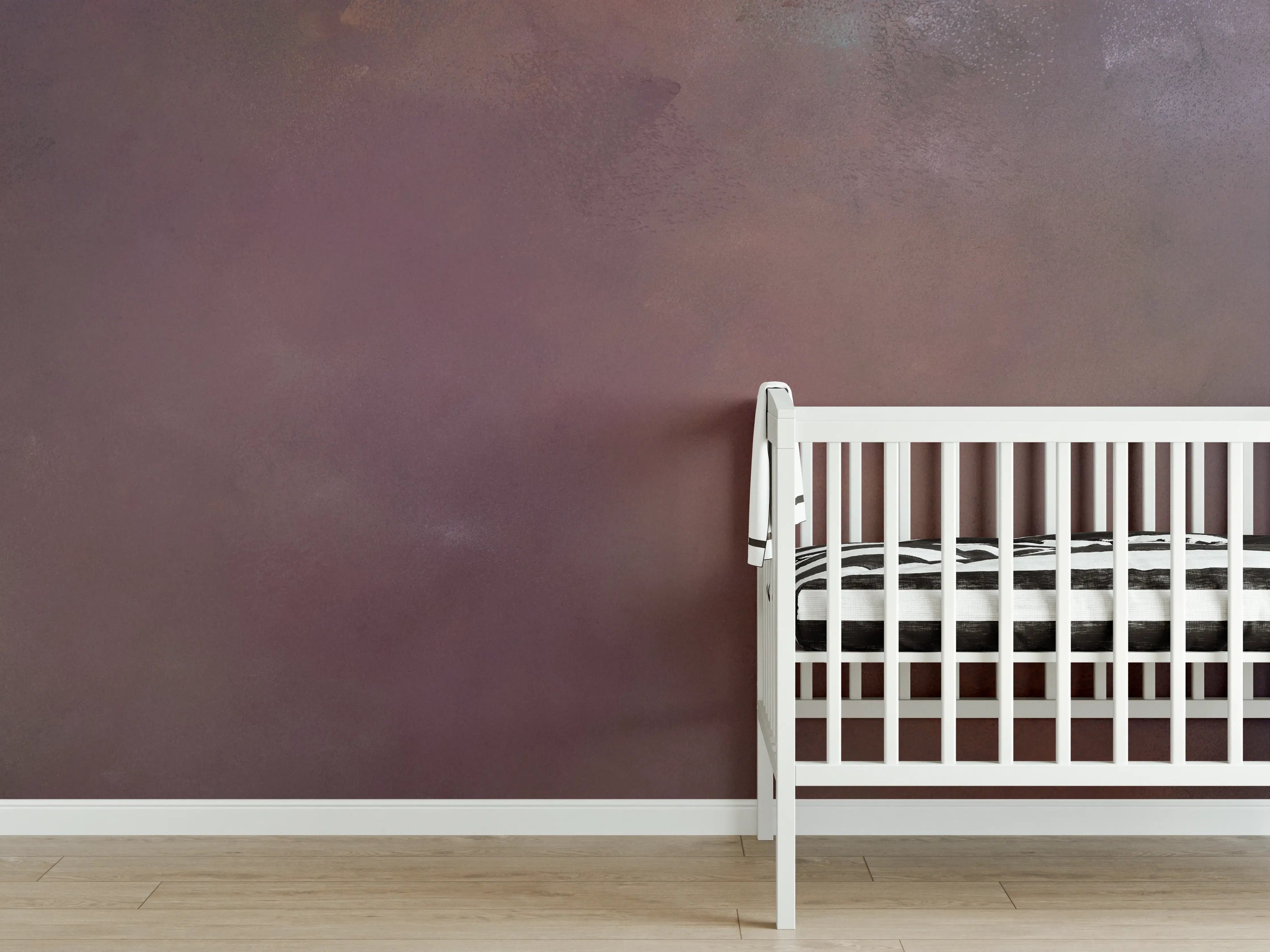 Babyzimmer Wandgestaltung - Boden- und Farbstrukturen in dunklen Tönen
