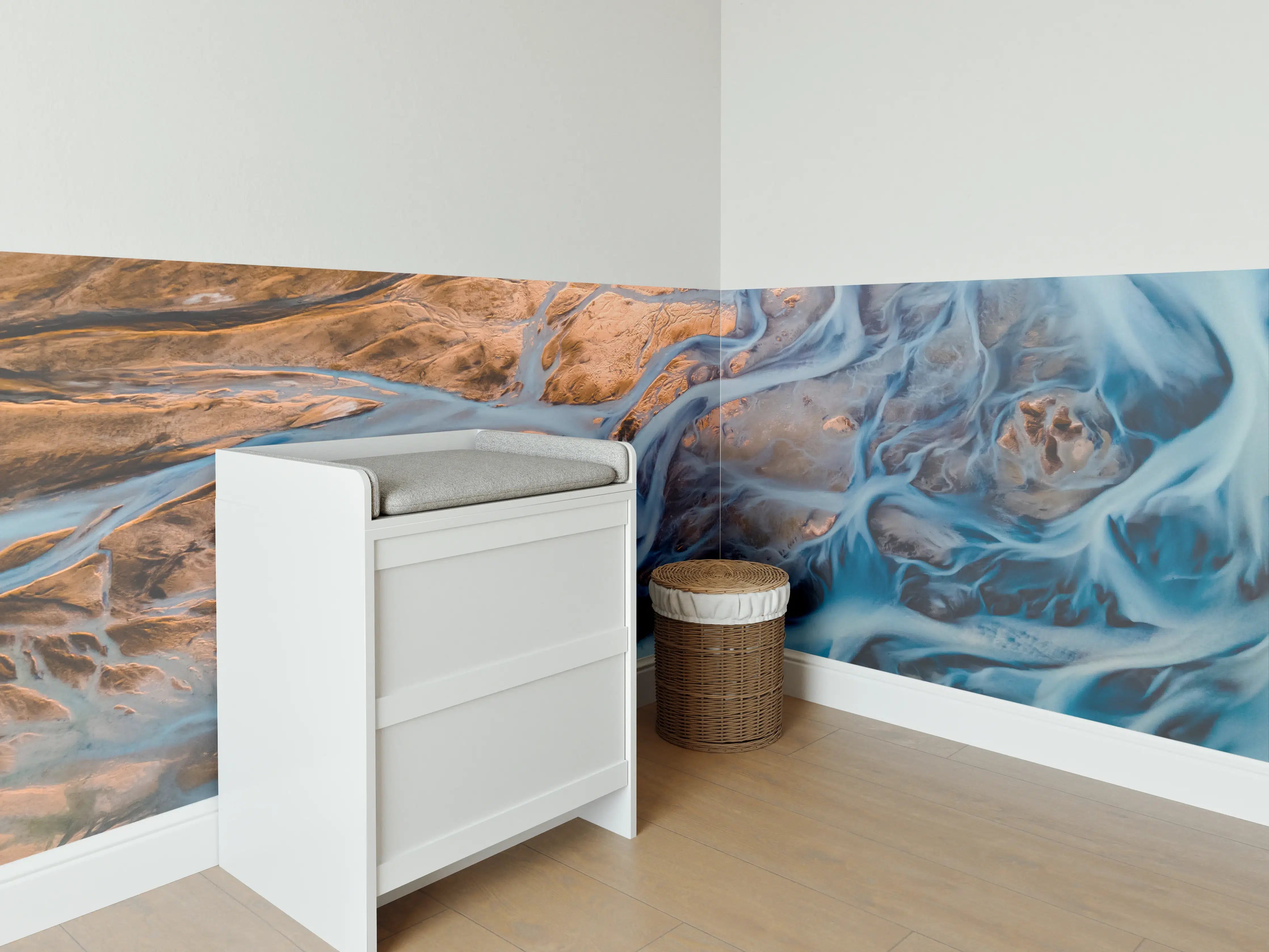 Babyzimmer Wandgestaltung - Bodenbedeckung mit Fluss im Weißen Gebirge