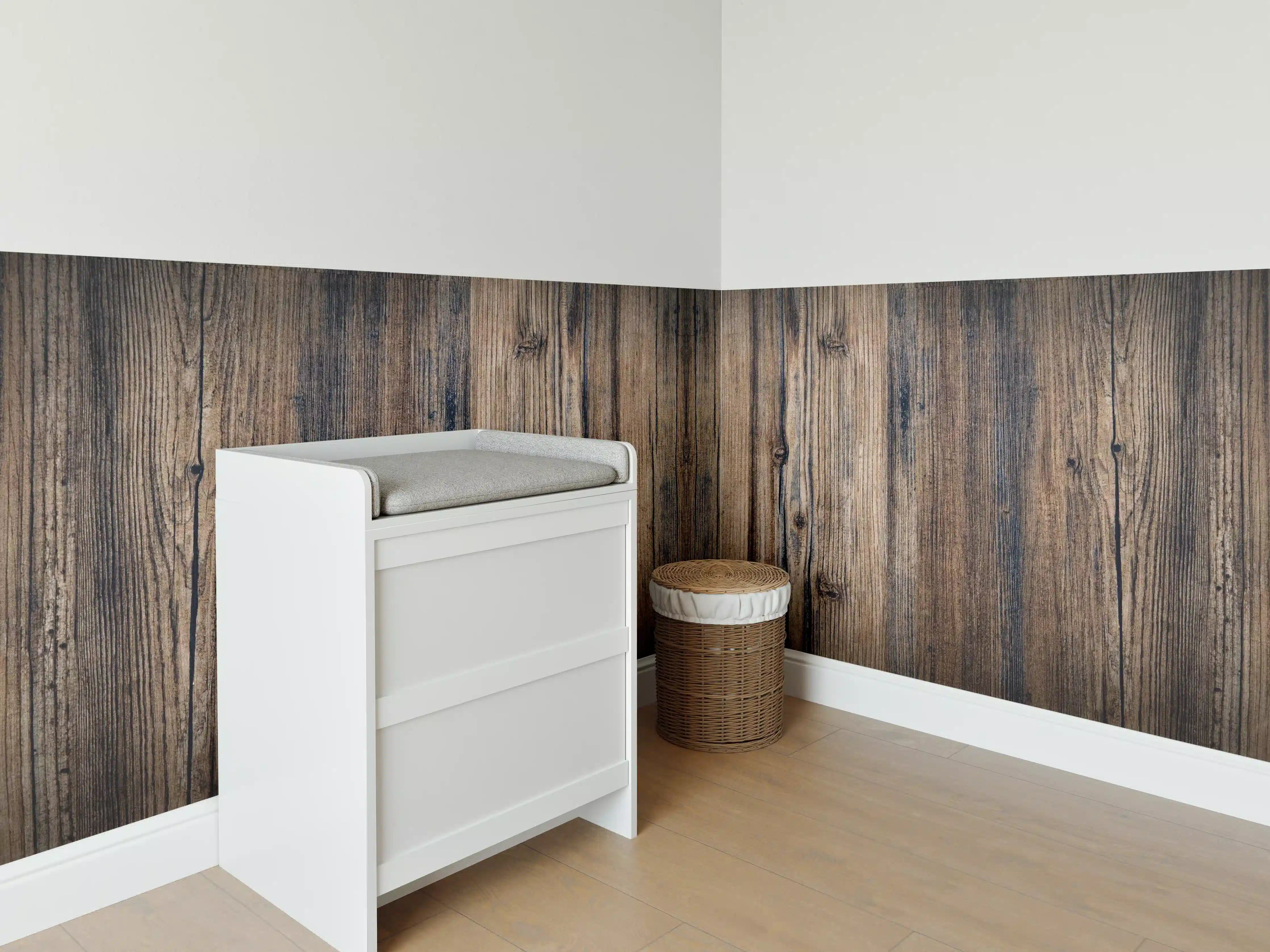 Babyzimmer Wandgestaltung - Bräunlicher Holz Hintergrund