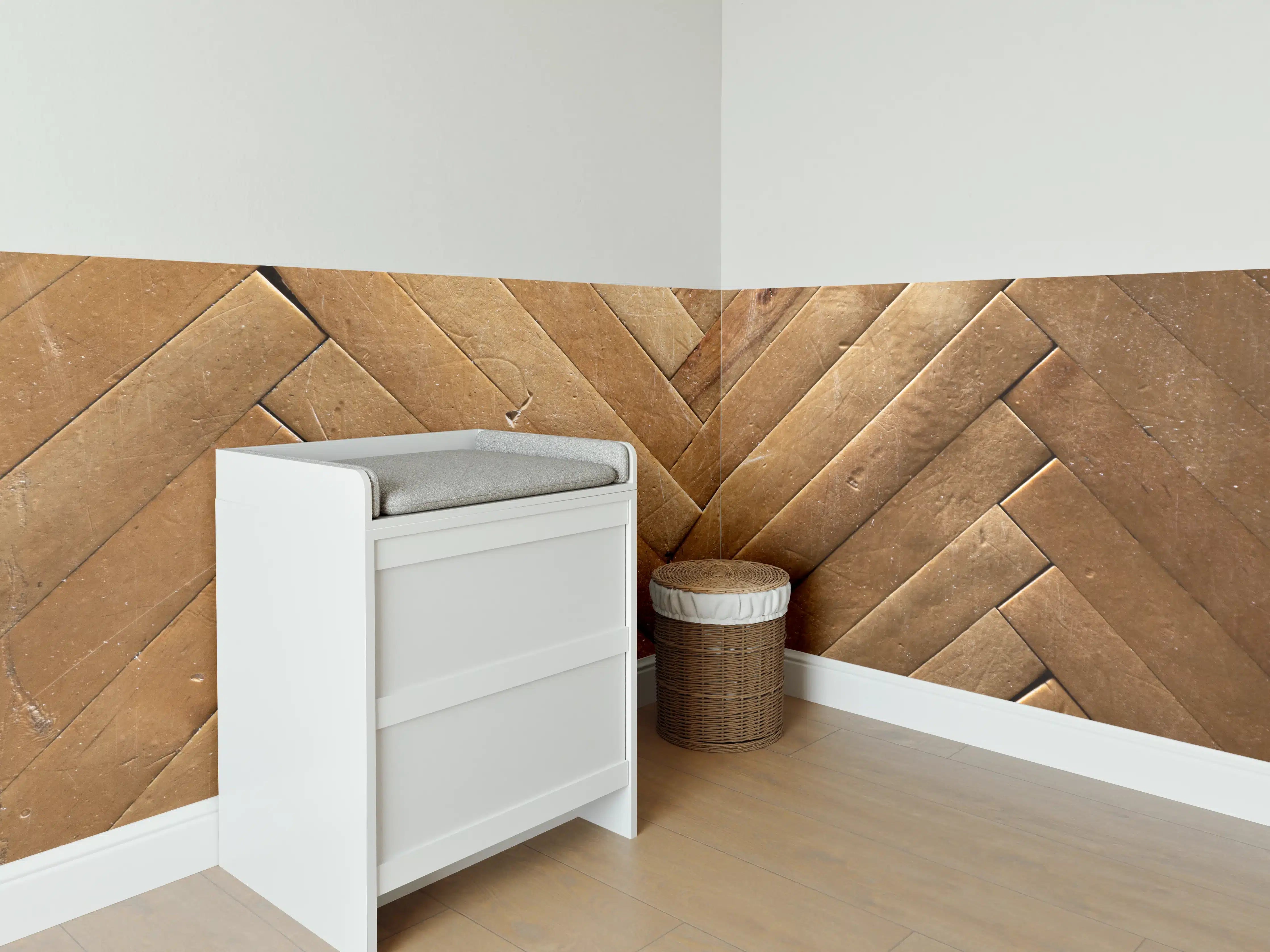 Babyzimmer Wandgestaltung - Bräunliches Holzbrett Muster