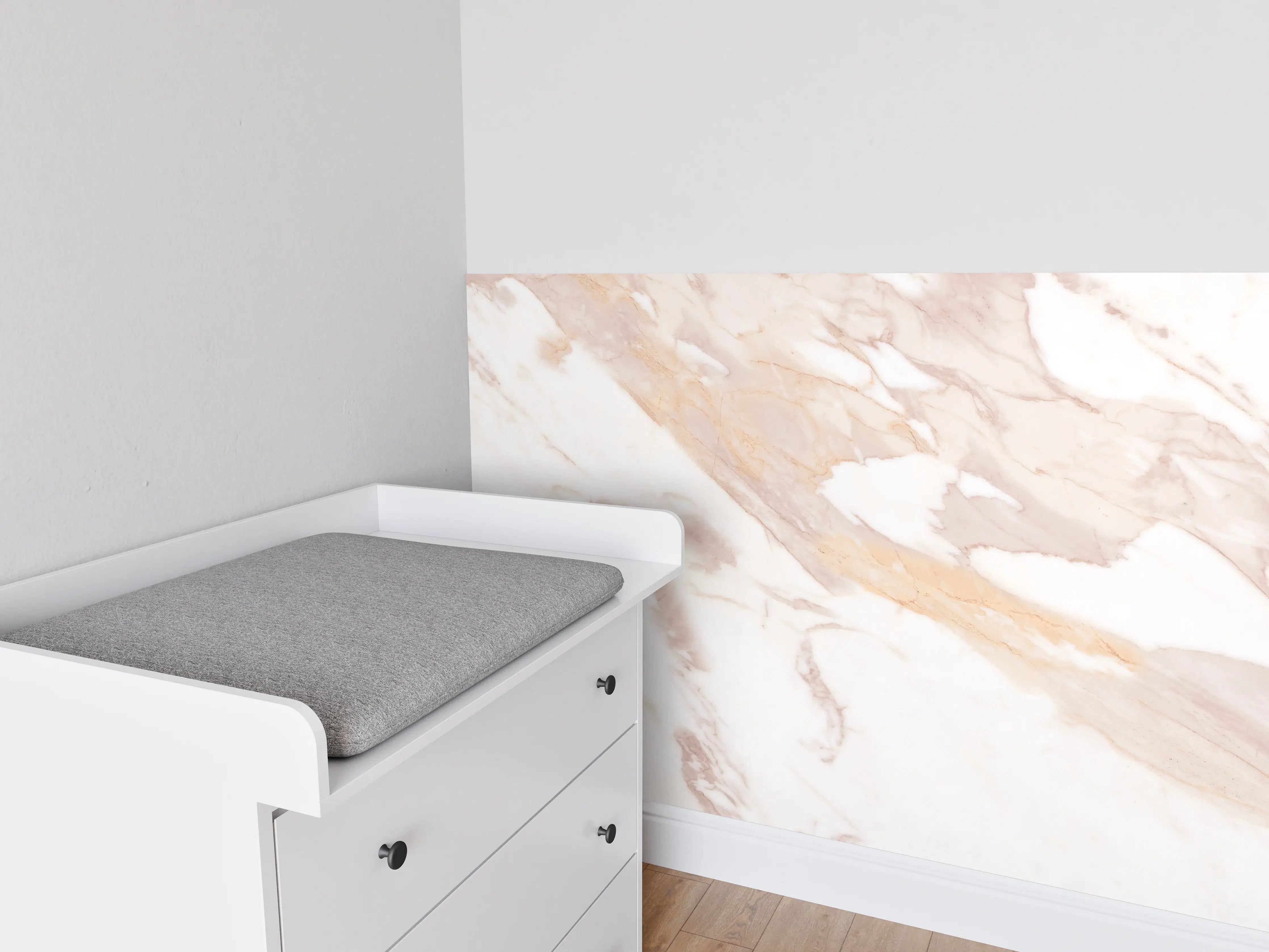 Babyzimmer Wandgestaltung - Braun-beiger Marmor