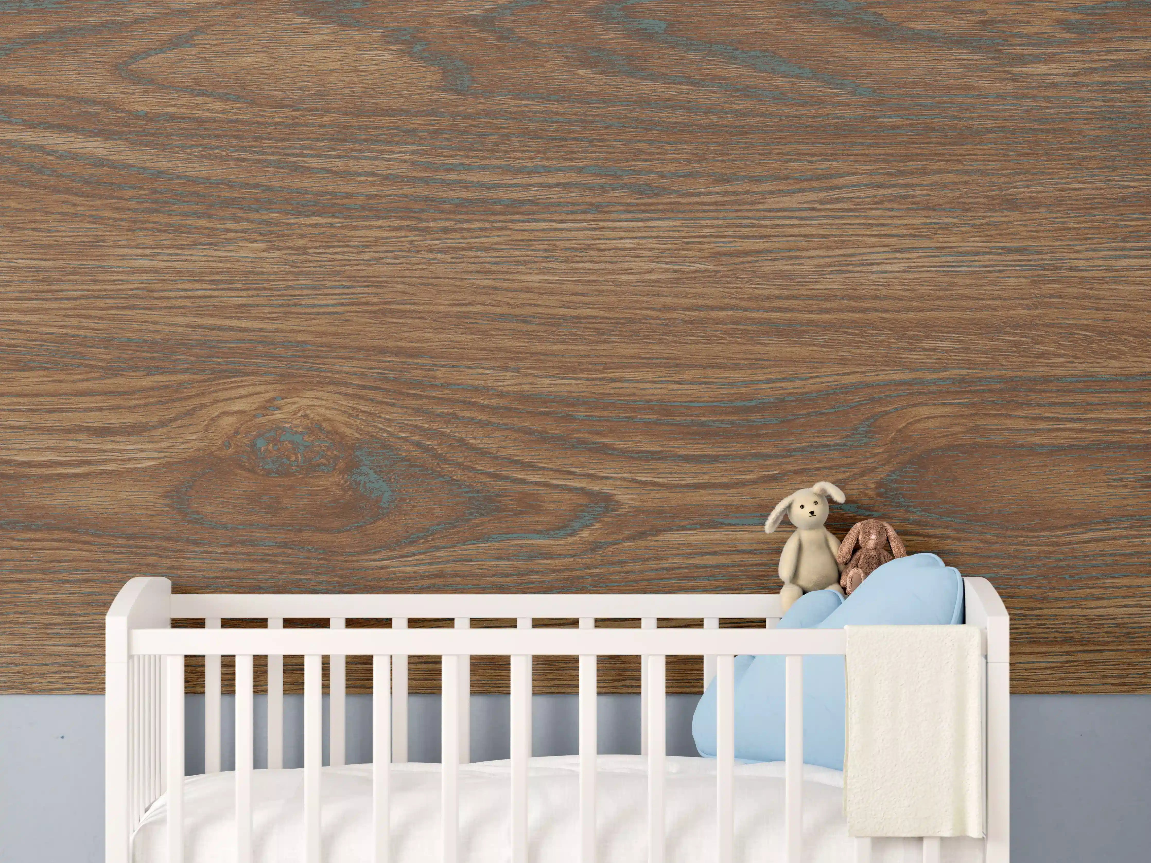 Babyzimmer Wandgestaltung - Braune Holztextur mit Streifenmuster