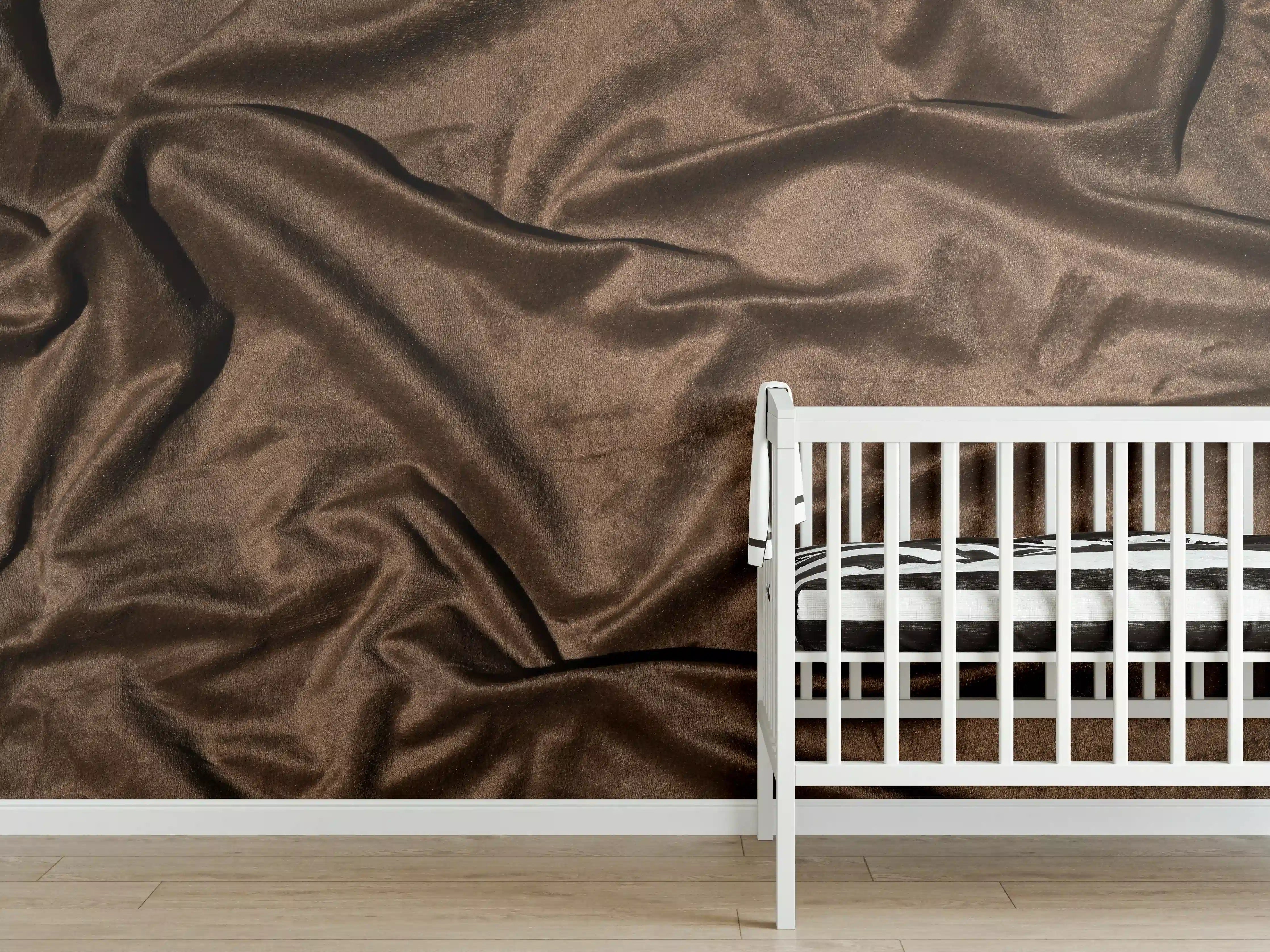 Babyzimmer Wandgestaltung - Braune Satin Seide