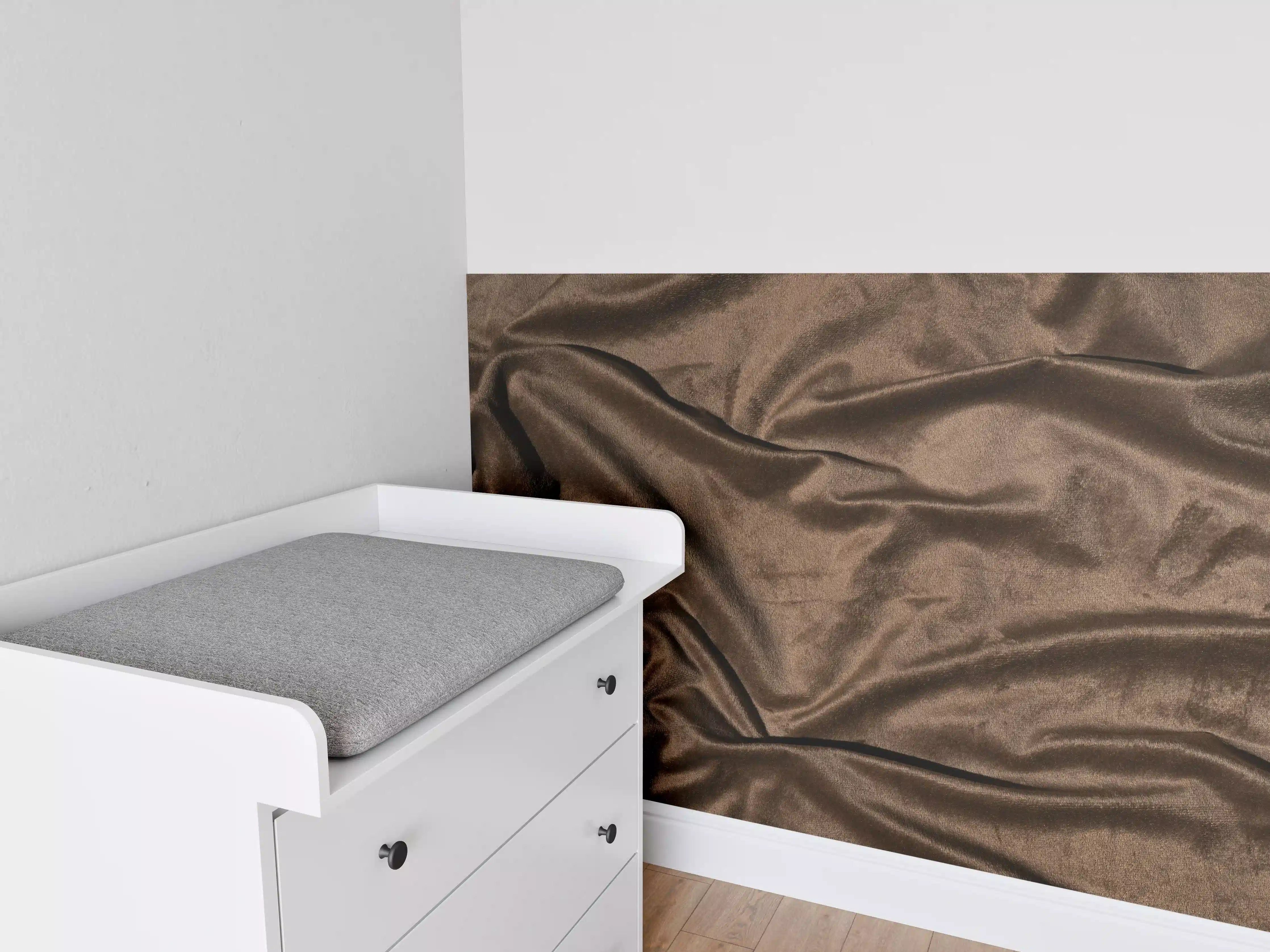 Babyzimmer Wandgestaltung - Braune Satin Seide