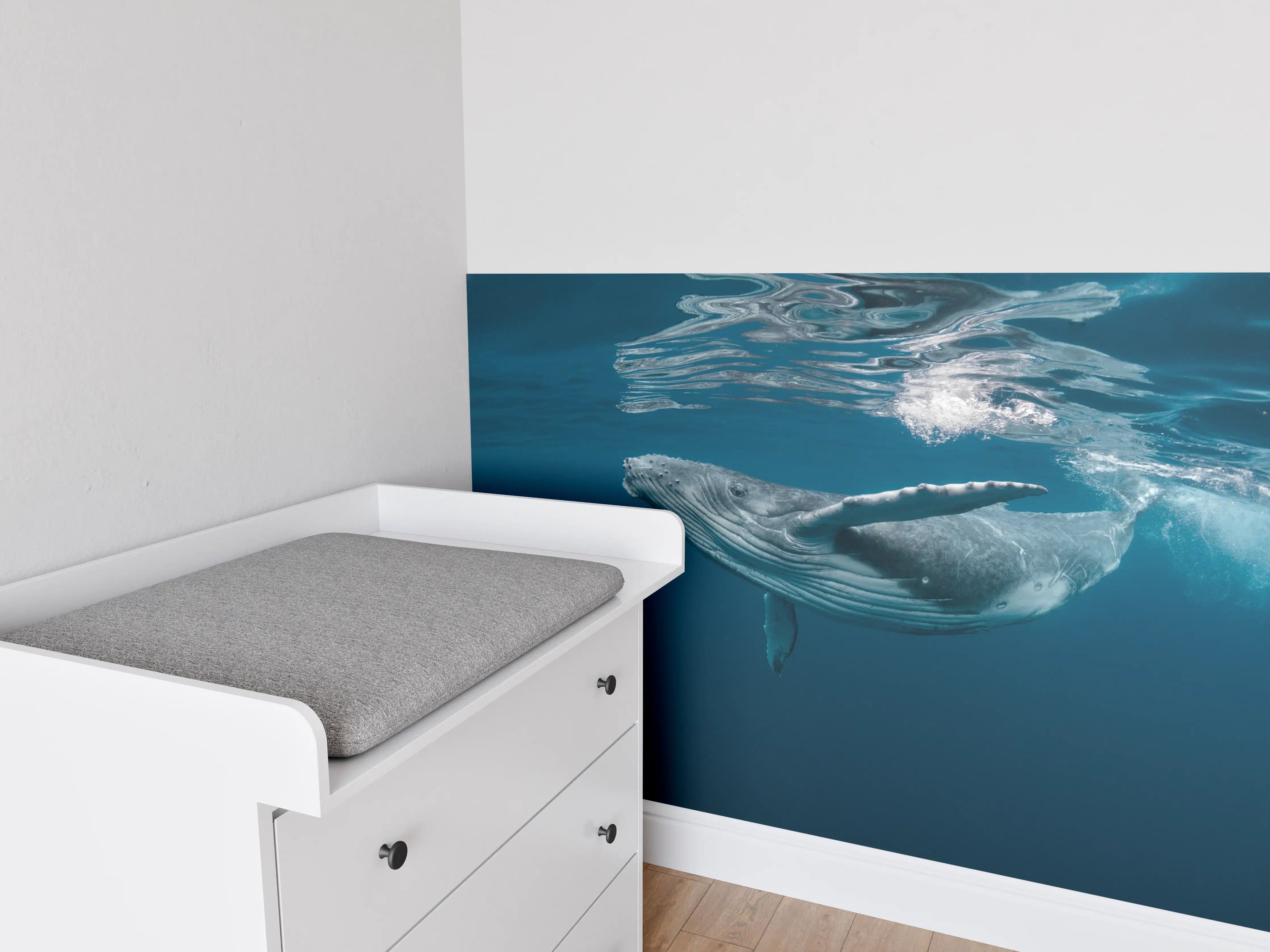 Babyzimmer Wandgestaltung - Buckelbaby - nähe Wasseroberfläche
