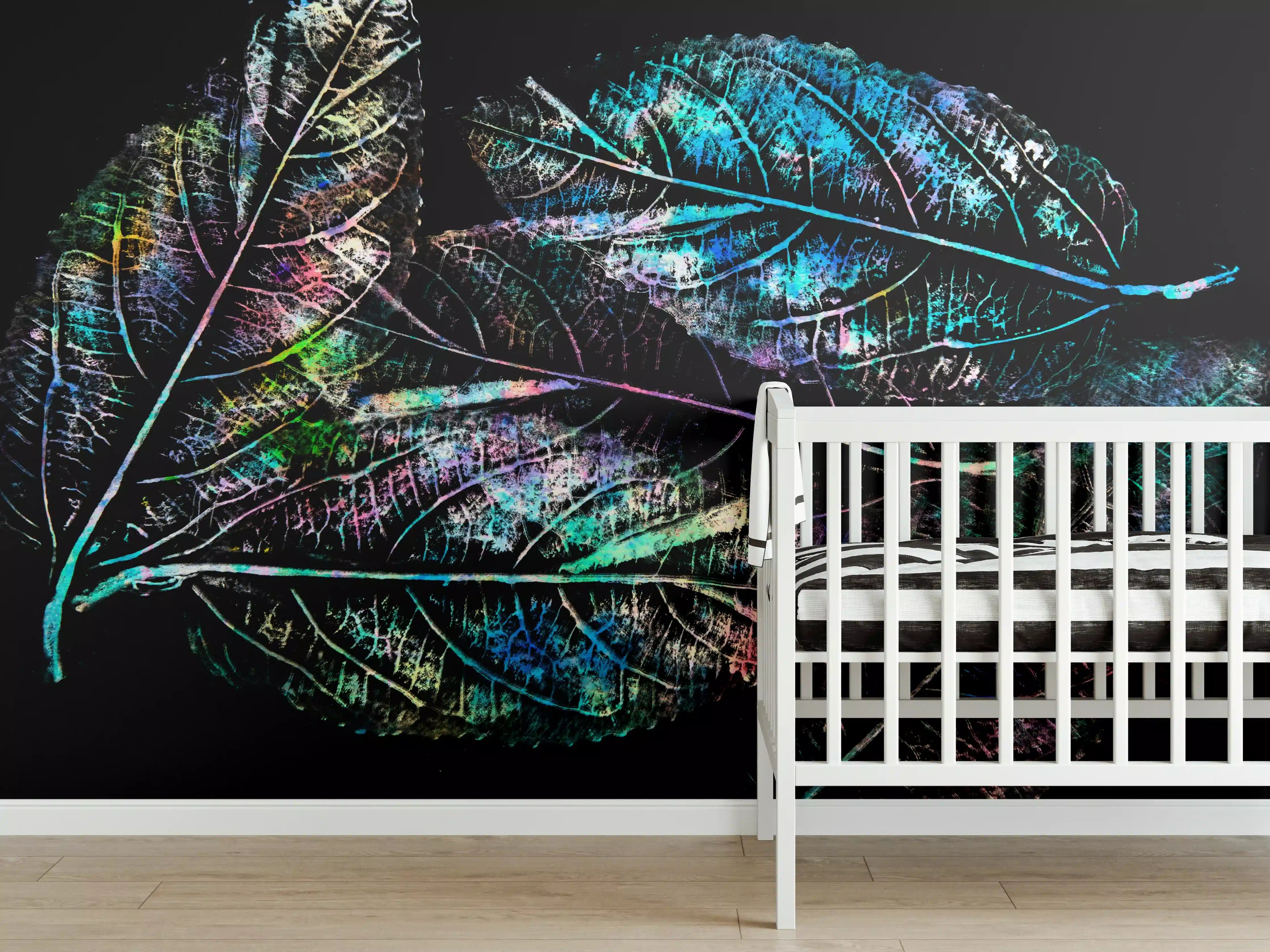 Babyzimmer Wandgestaltung - Bunte Blattstruktur auf Schwarz