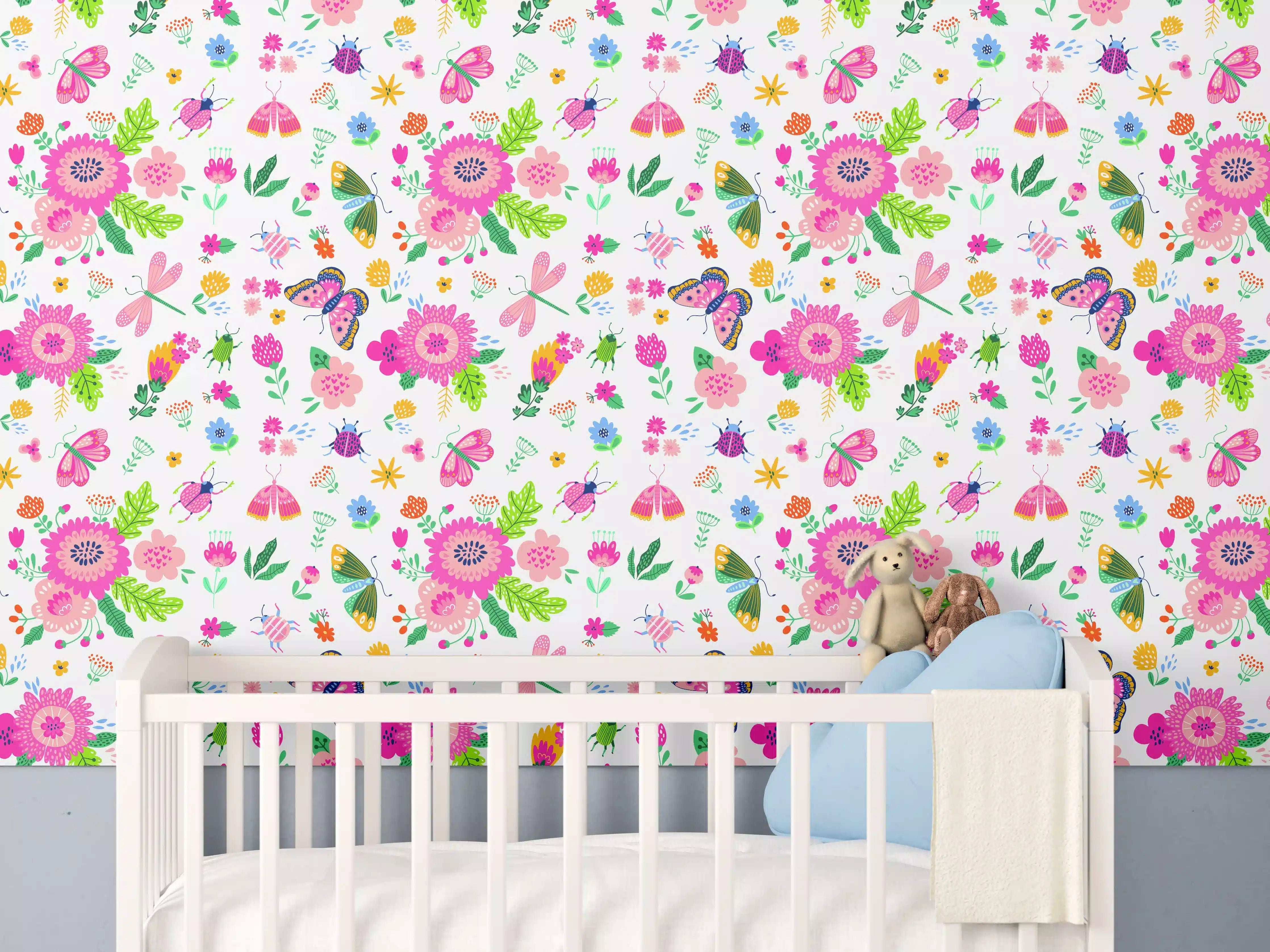 Babyzimmer Wandgestaltung - Bunte Blumenmuster mit Schmetterlingen und Frühlingsfarben