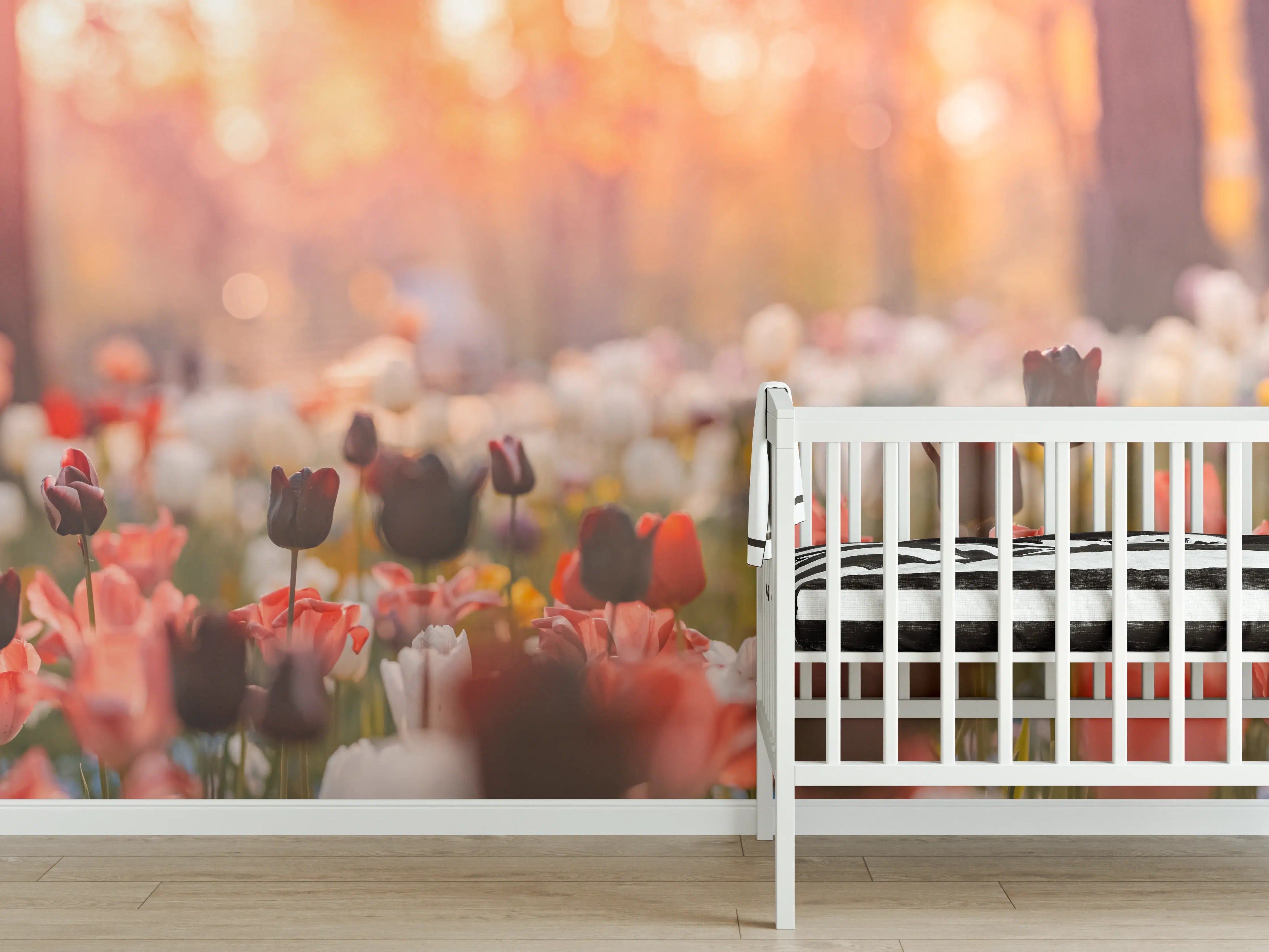 Babyzimmer Wandgestaltung - Bunte Blumenwiese mit Tulpen