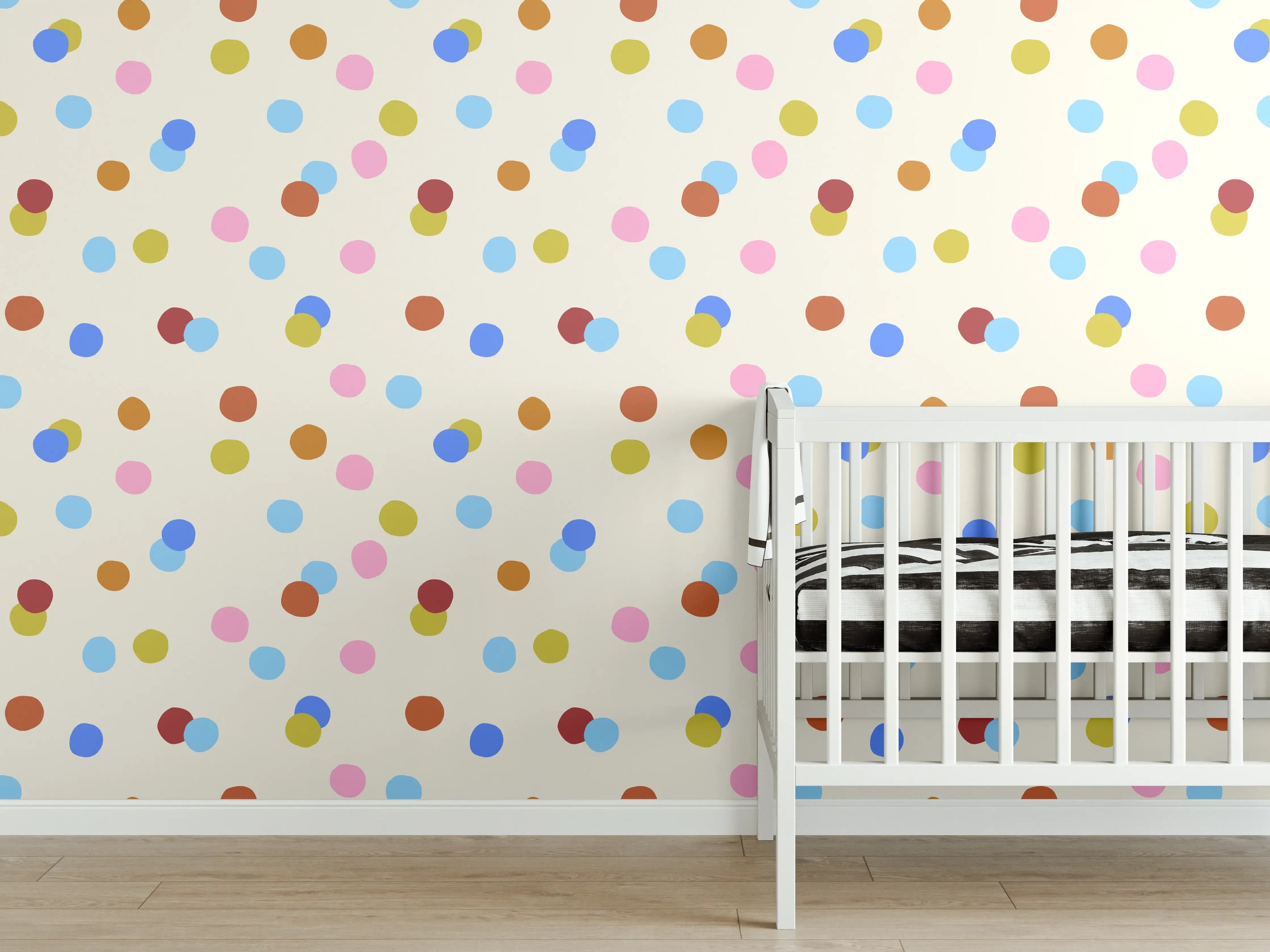 Babyzimmer Wandgestaltung - Bunte Confetti-Polka-Dots