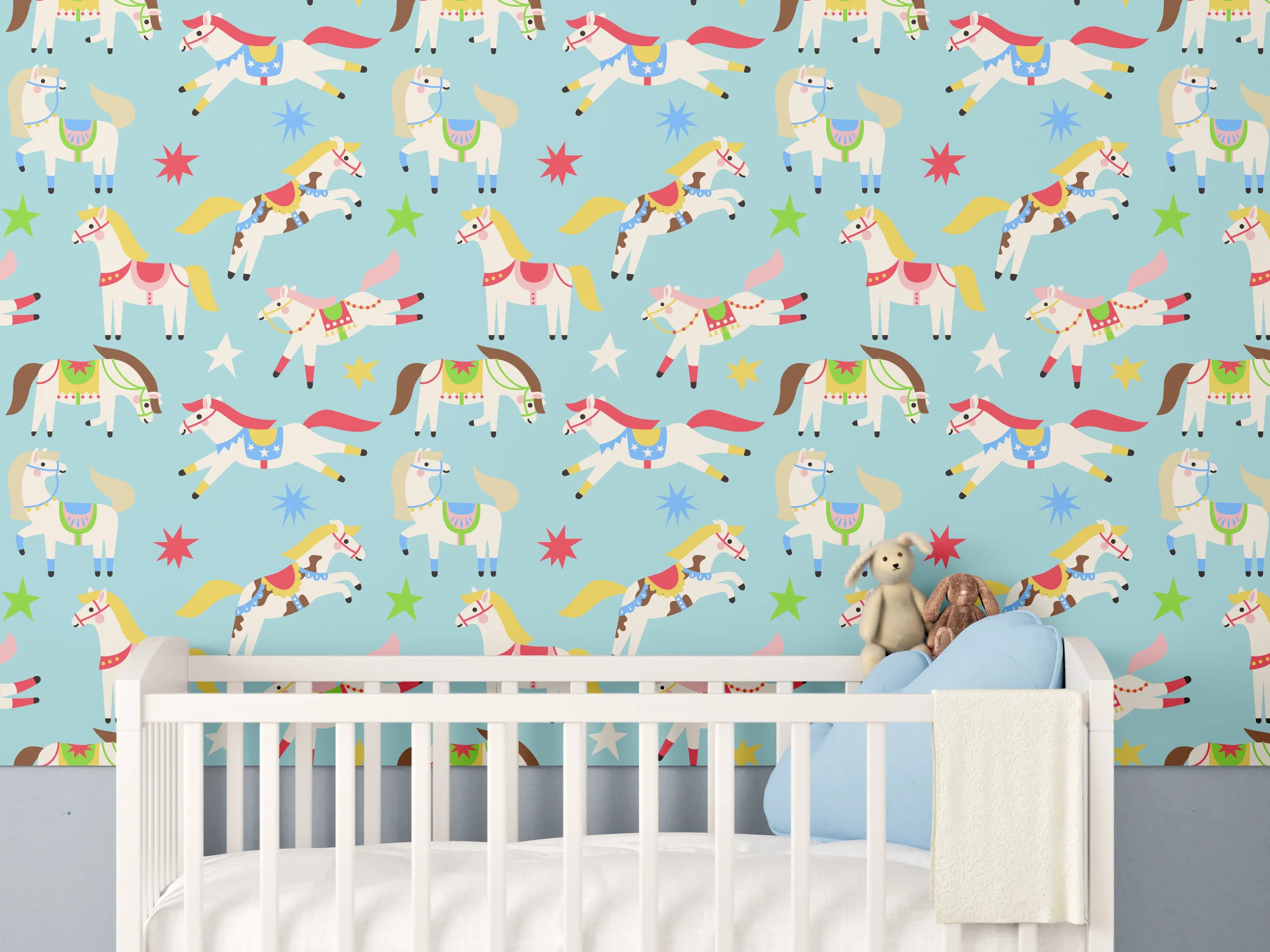 Babyzimmer Wandgestaltung - Bunte Cowboy-Hüte und Lichterketten