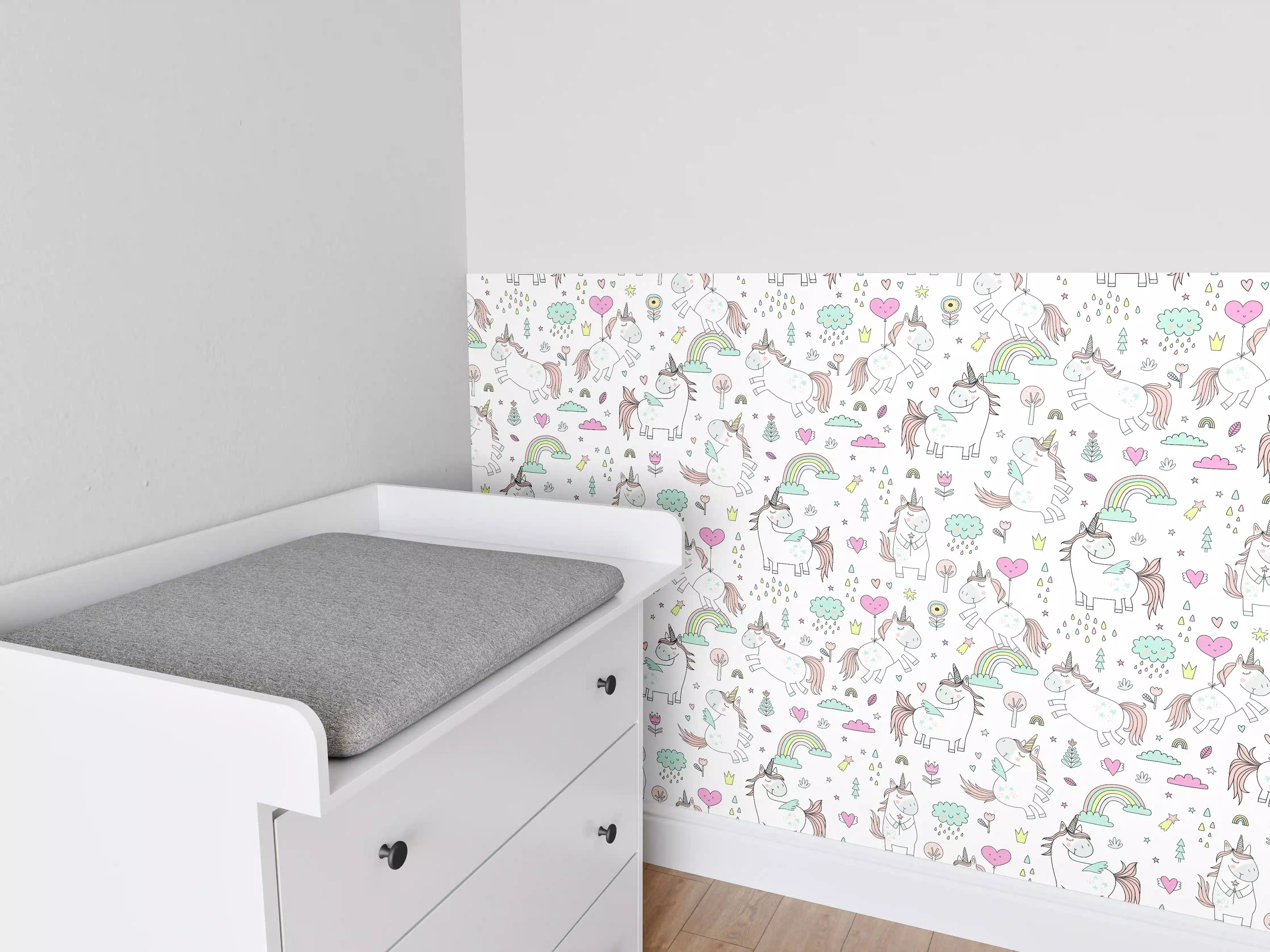 Babyzimmer Wandgestaltung - Bunte Einhorn- und Regenbogenmuster