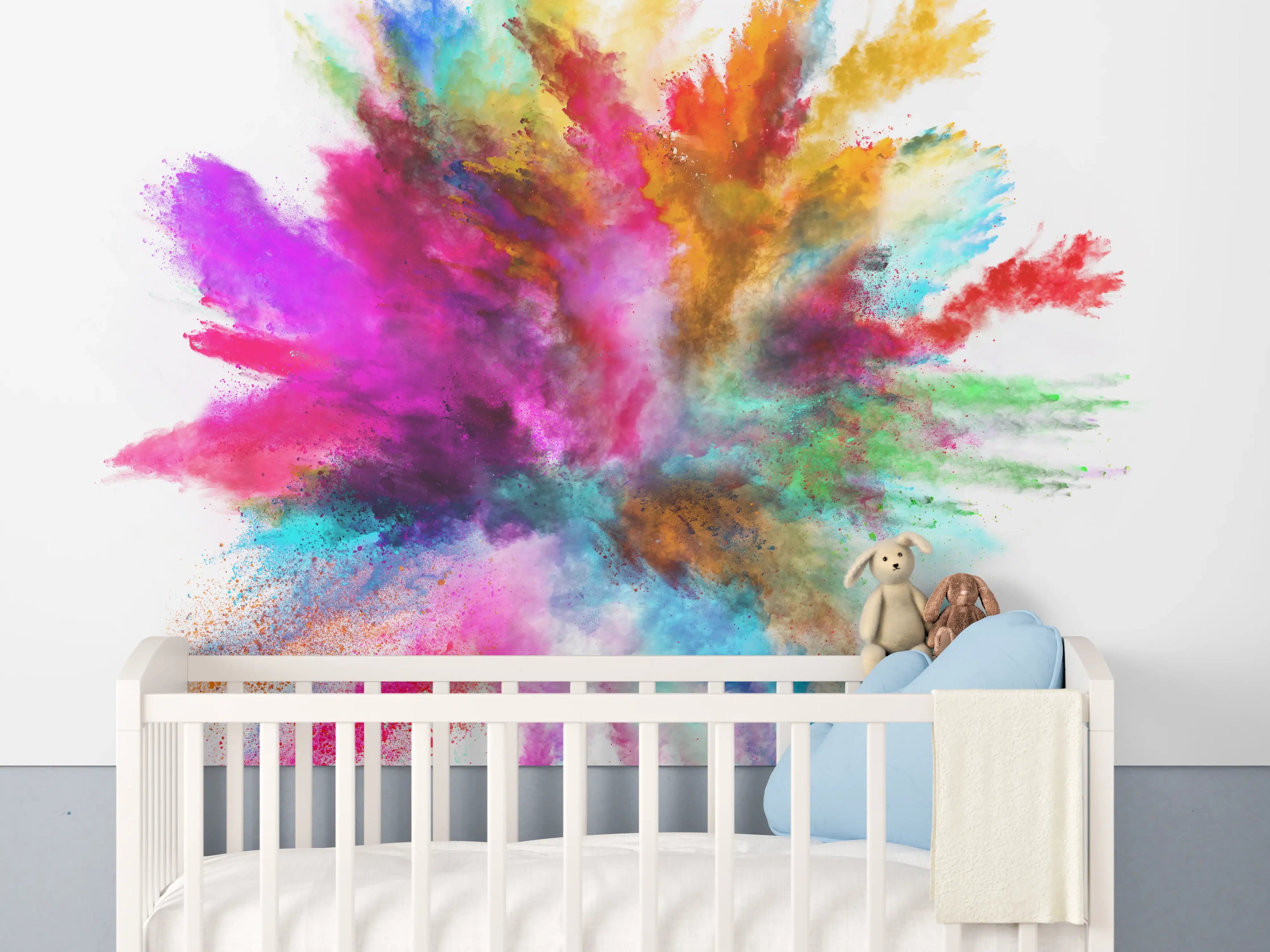 Babyzimmer Wandgestaltung - Bunte Farbexplosion auf weißen Hintergrund