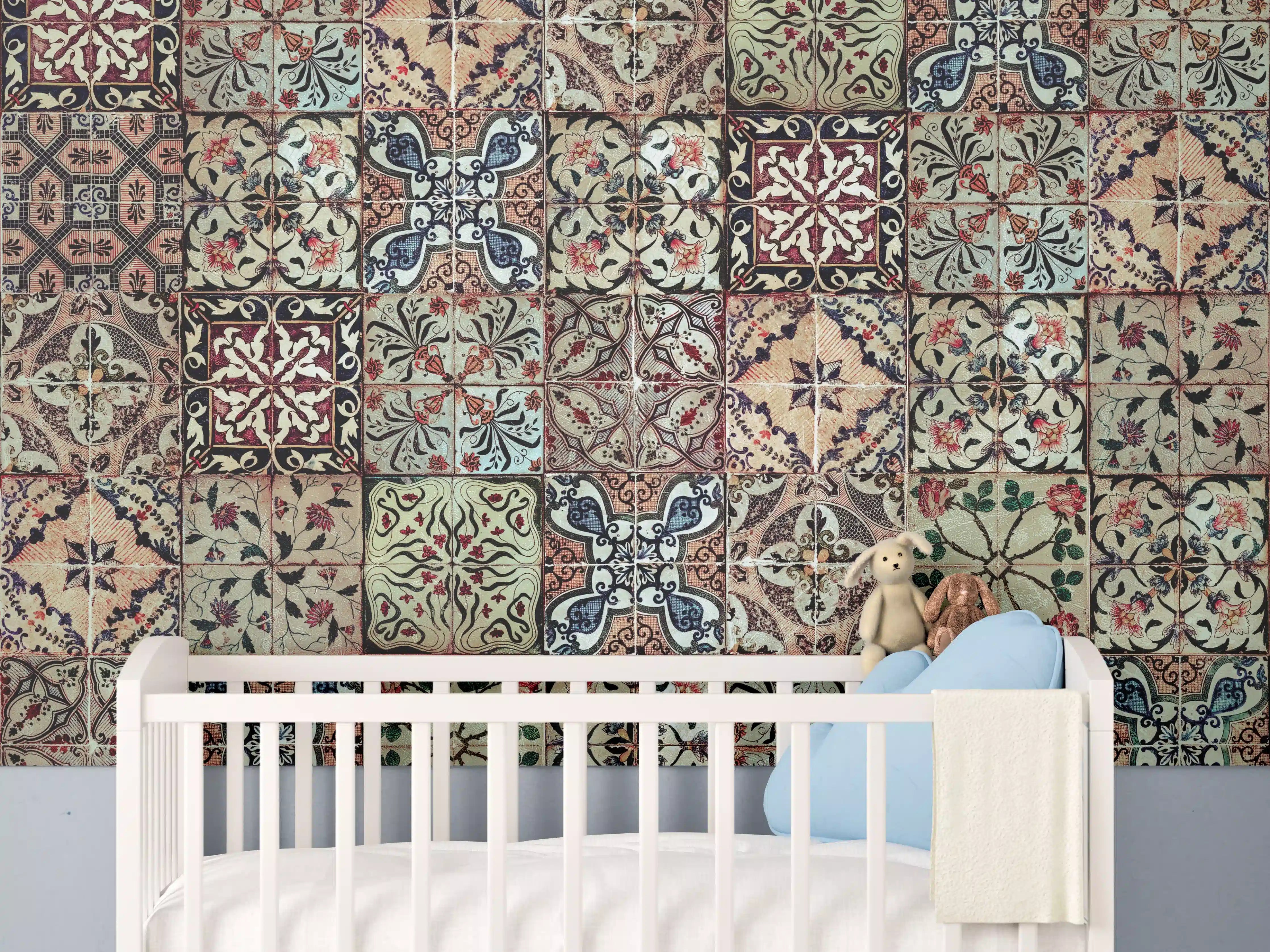 Babyzimmer Wandgestaltung - Bunte Fliesenmuster mit vintage Flair
