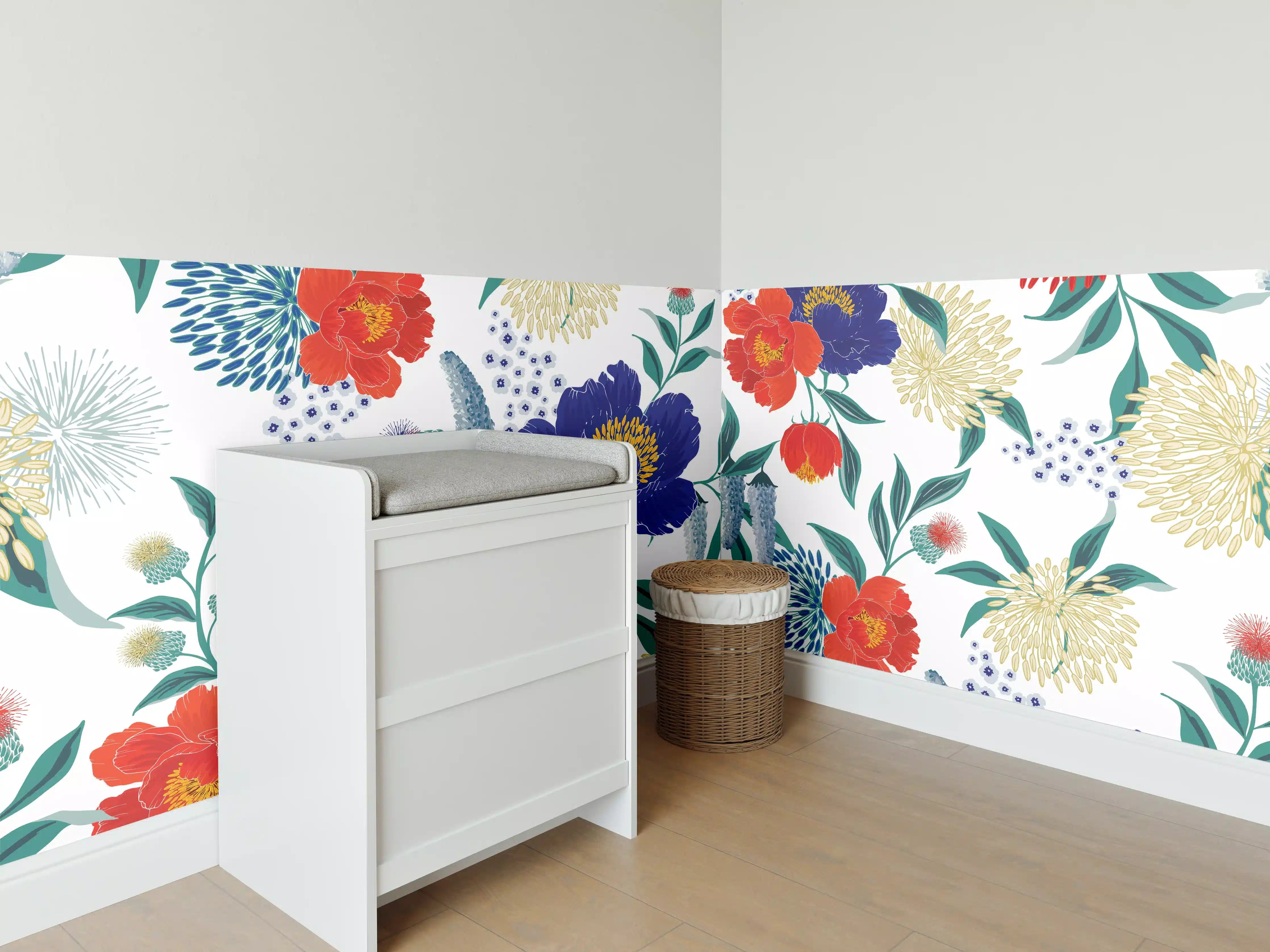 Babyzimmer Wandgestaltung - Bunte Florale Muster Tapete